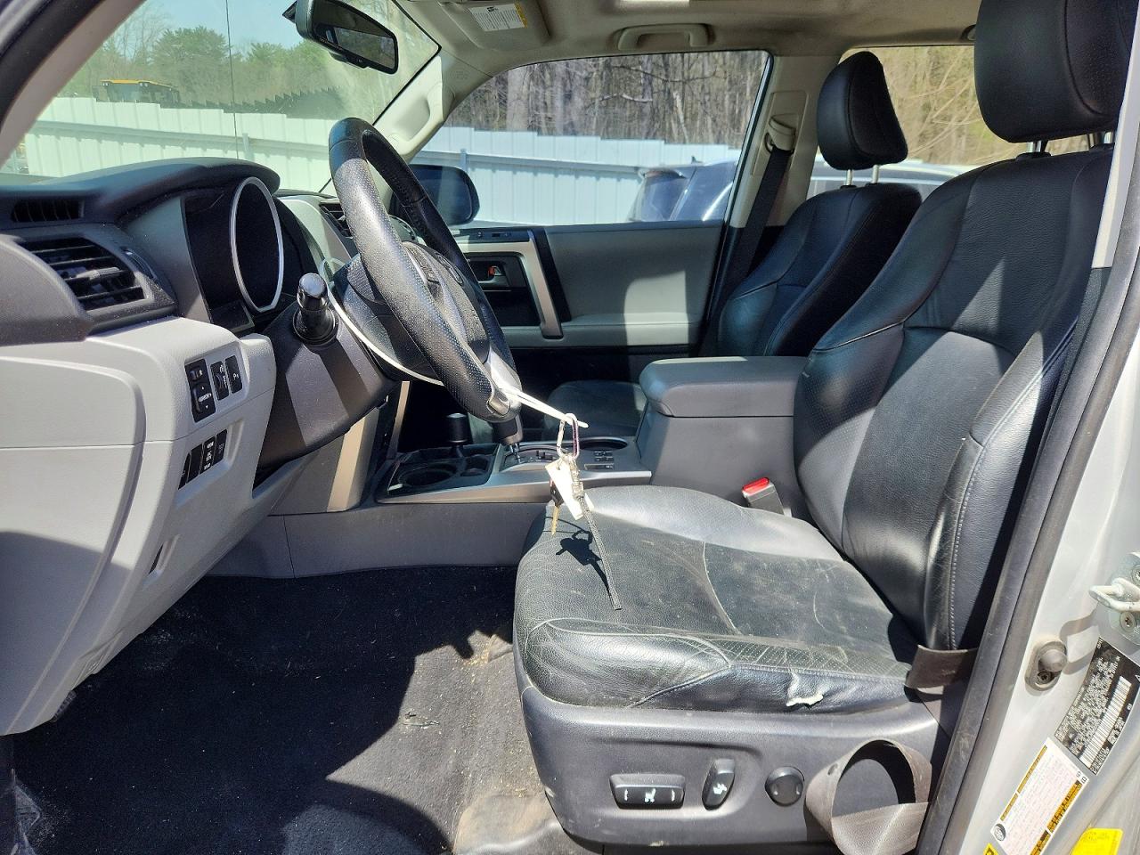 TOYOTA 4RUNNER 2011 — 8