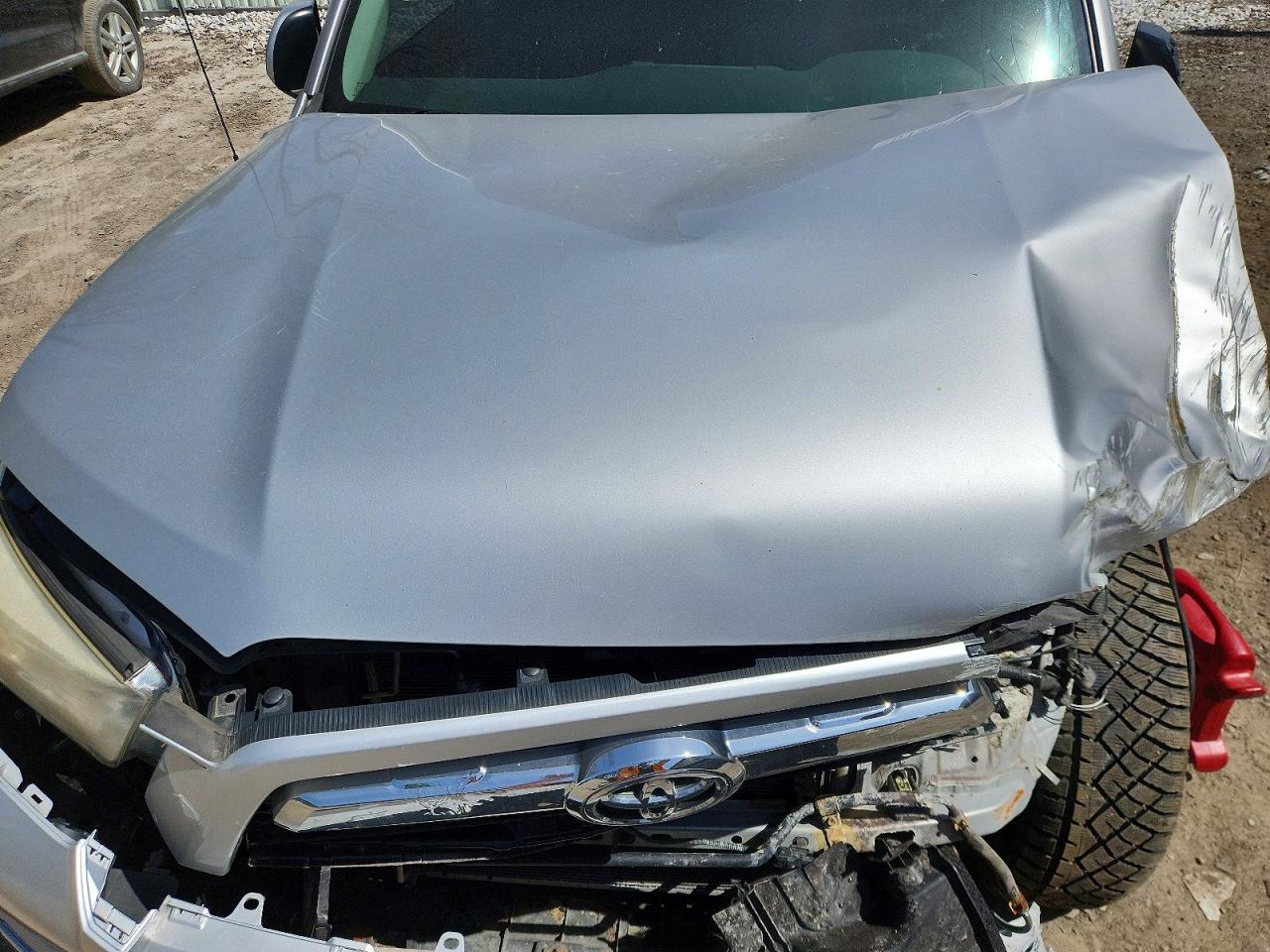 TOYOTA 4RUNNER 2011 — 13