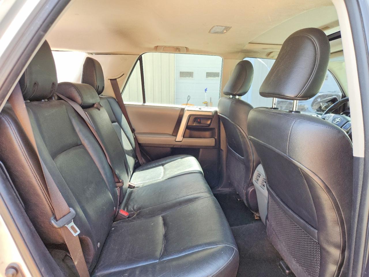 TOYOTA 4RUNNER 2011 — 12