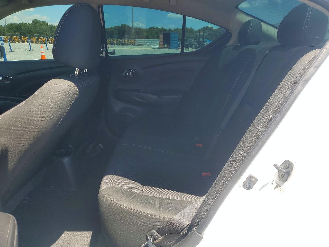 NISSAN VERSA 2018 — 11