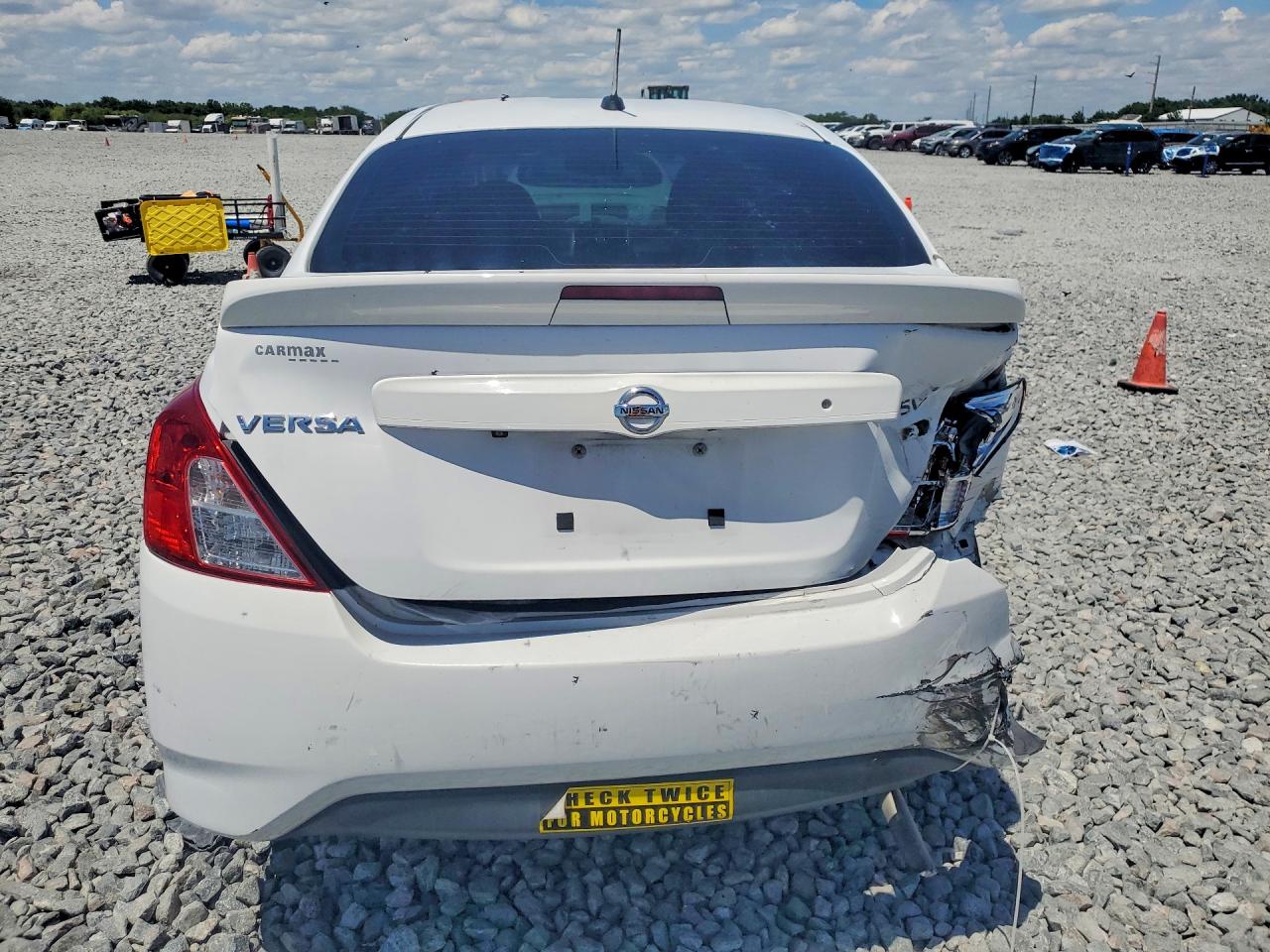 NISSAN VERSA 2018 — 7