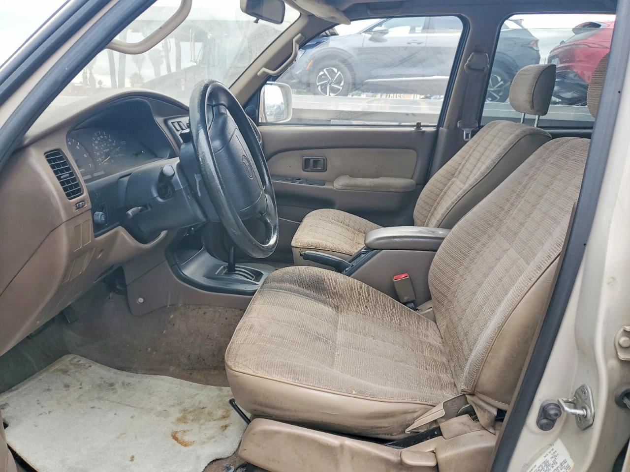 TOYT 4RUNNER 1996 — 8