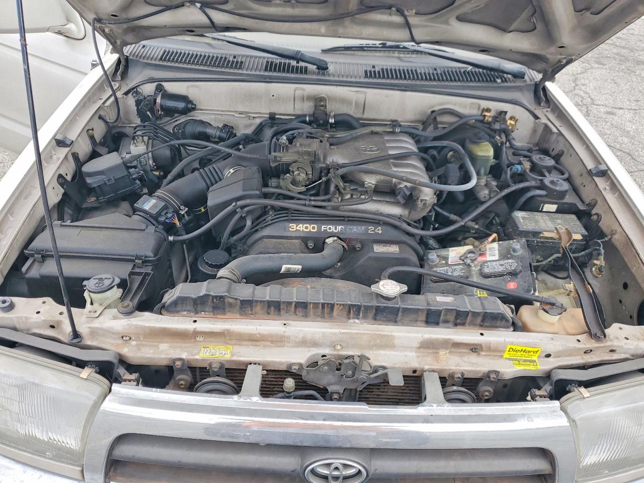 TOYT 4RUNNER 1996 — 13