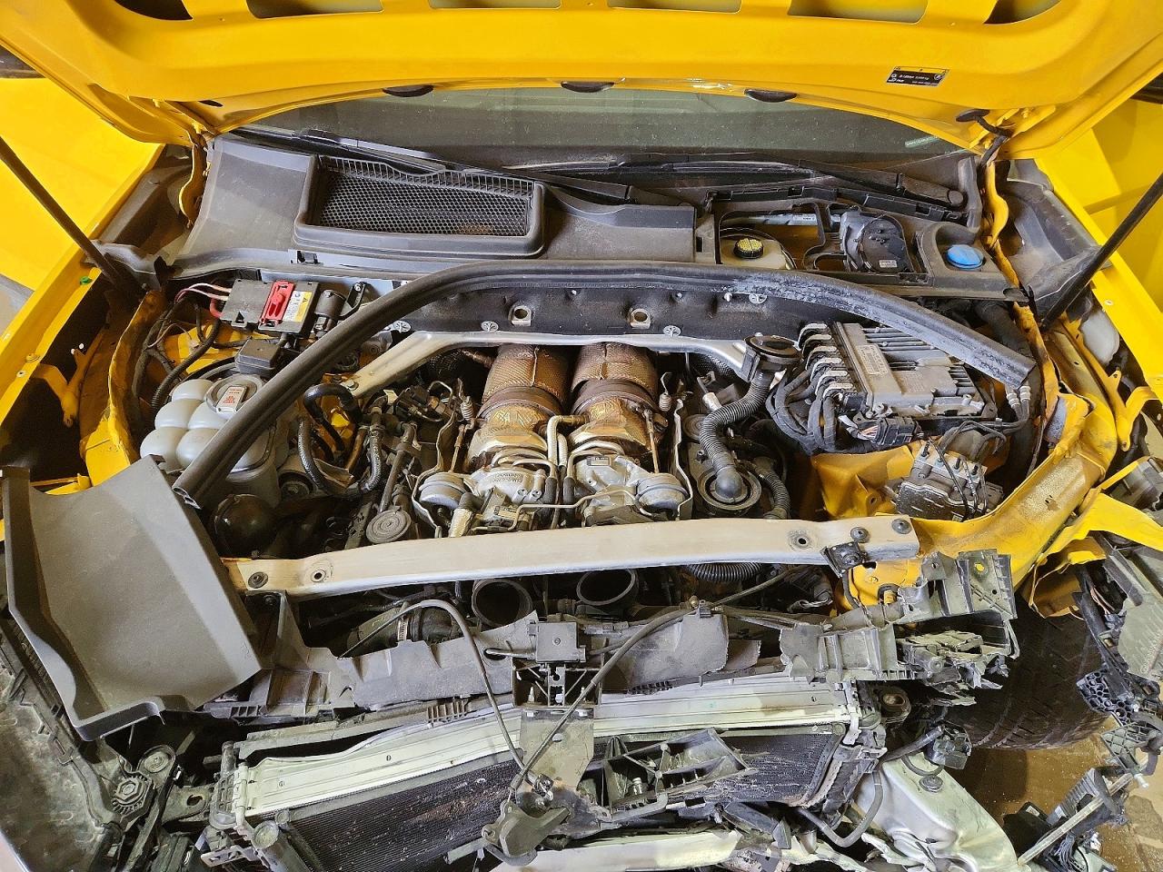 LAMBORGHINI URUS 2022 — 13
