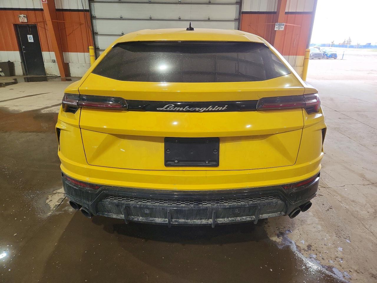 LAMBORGHINI URUS 2022 — 7