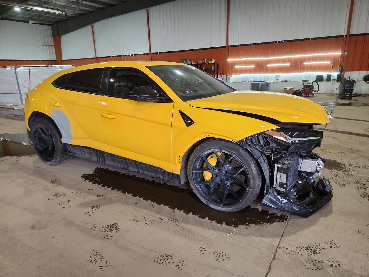LAMBORGHINI URUS 2022 — 5