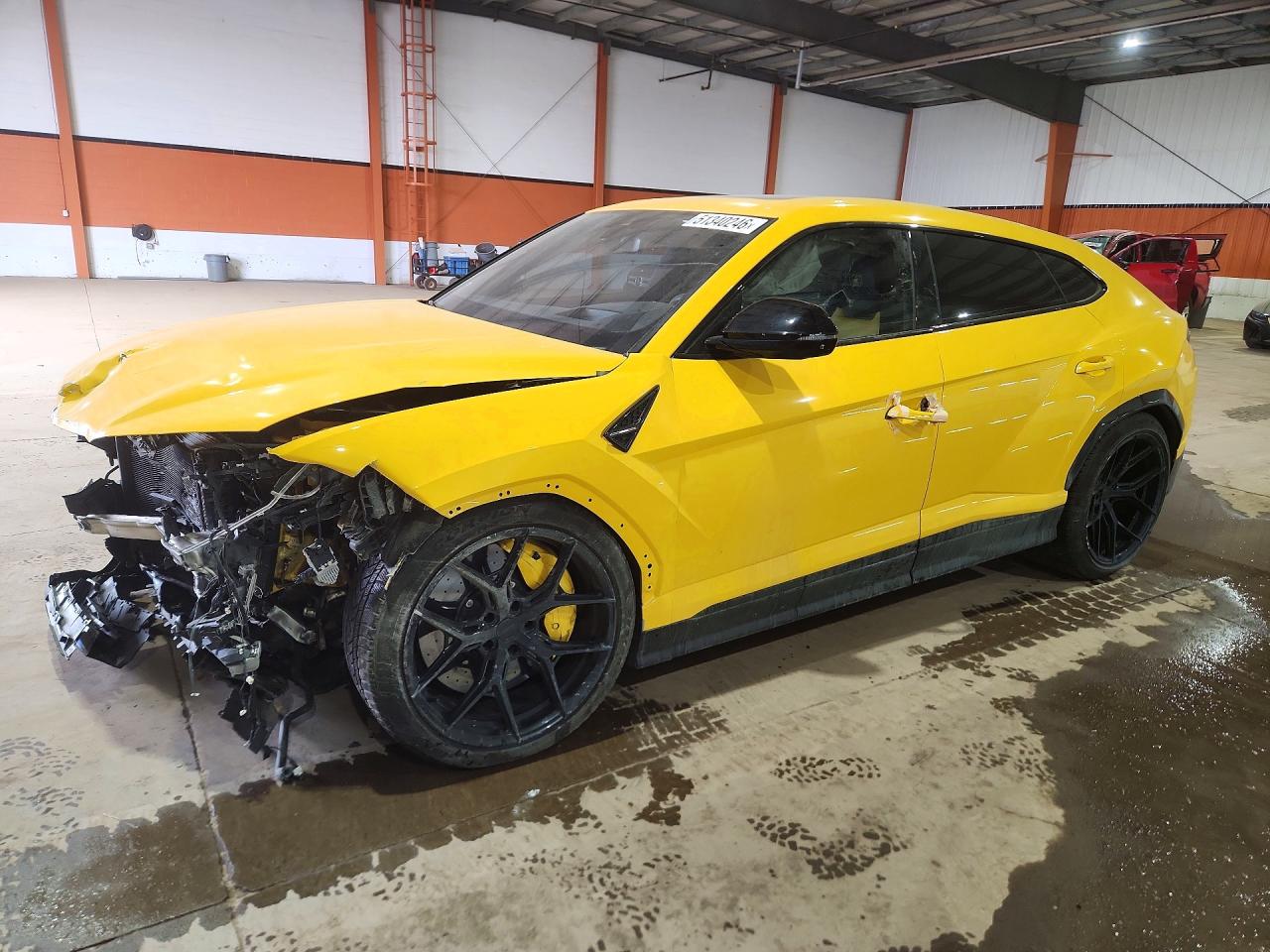 LAMBORGHINI URUS 2022 — 2