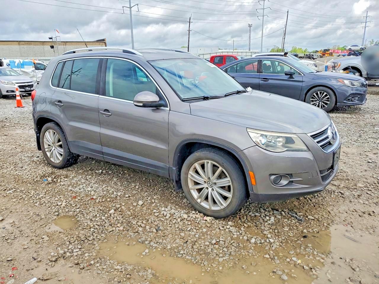VOLKSWAGEN TIGUAN 2010 — 5