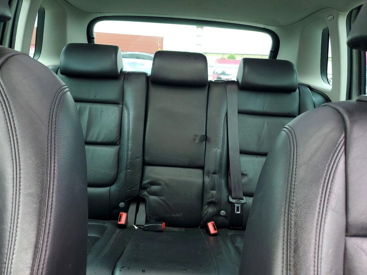 VOLKSWAGEN TIGUAN 2010 — 11