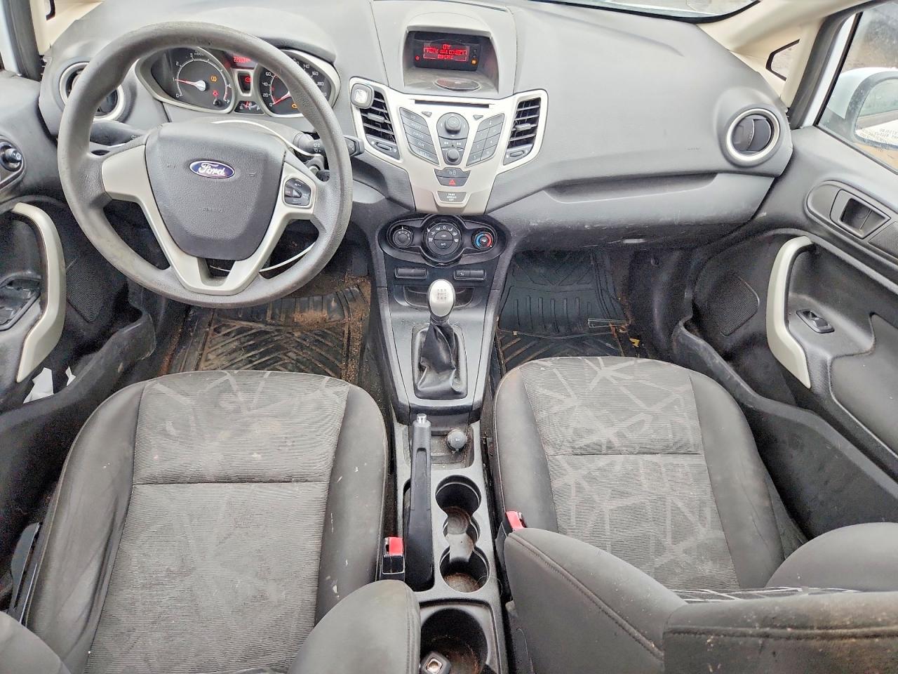 FORD FIESTA 2011 — 9