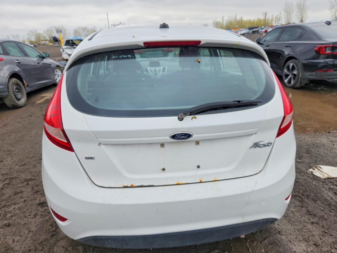 FORD FIESTA 2011 — 7