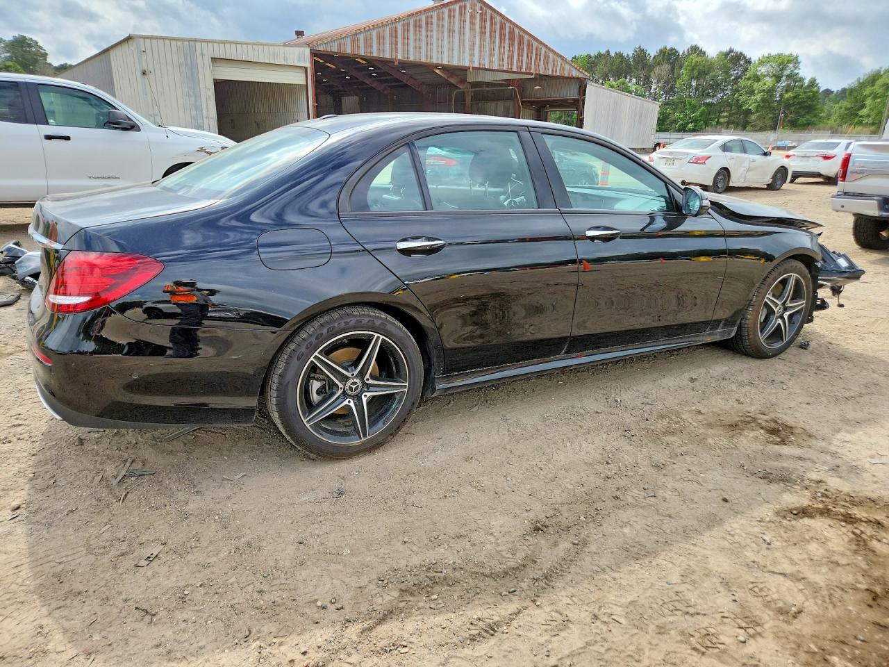 MERCEDES-BENZ E 2018 — 4