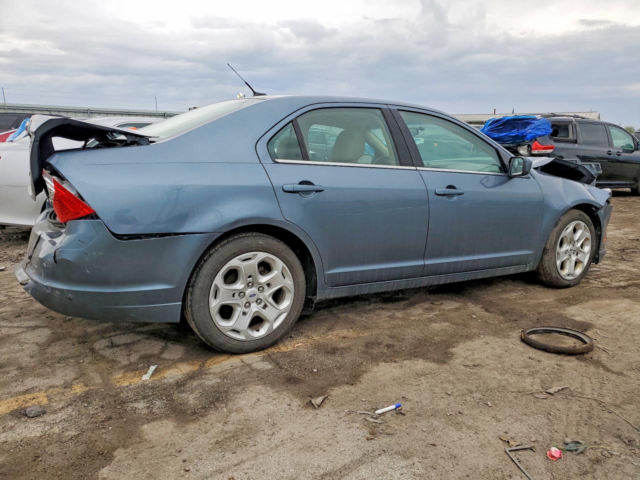 FORD FUSION 2011 — 4