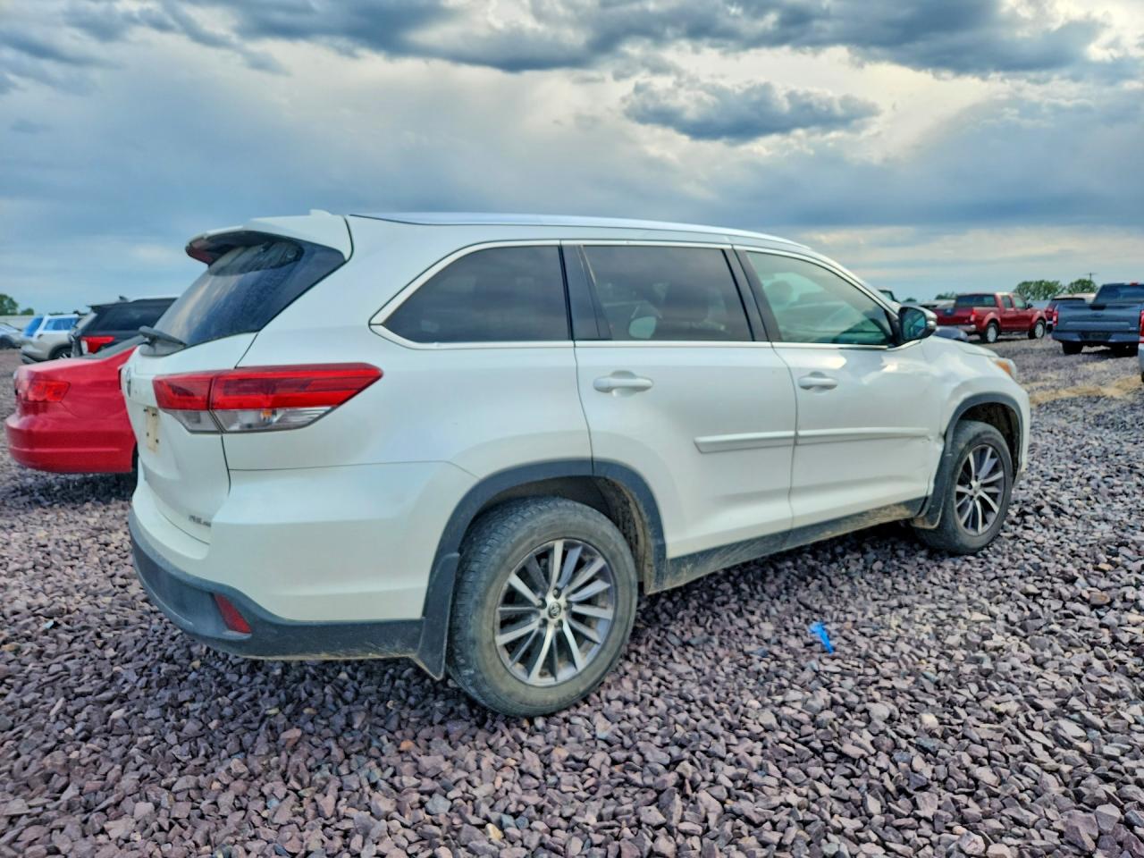 TOYOTA HIGHLANDER 2019 — 4