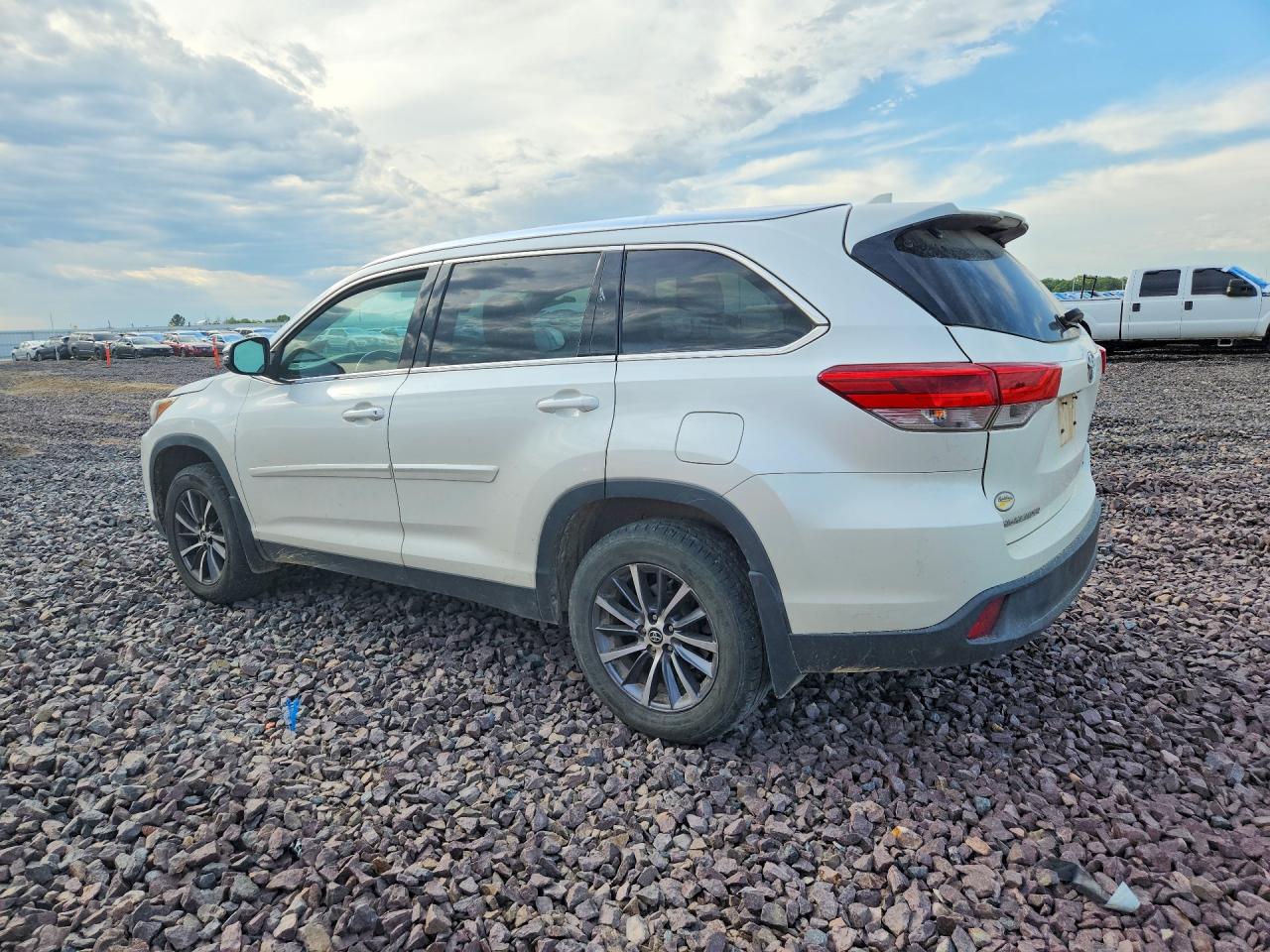 TOYOTA HIGHLANDER 2019 — 3