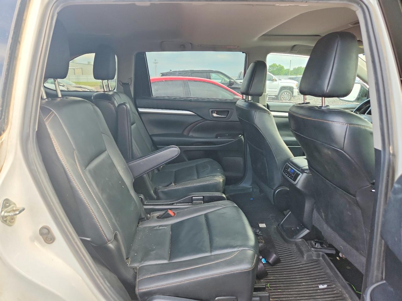 TOYOTA HIGHLANDER 2019 — 12