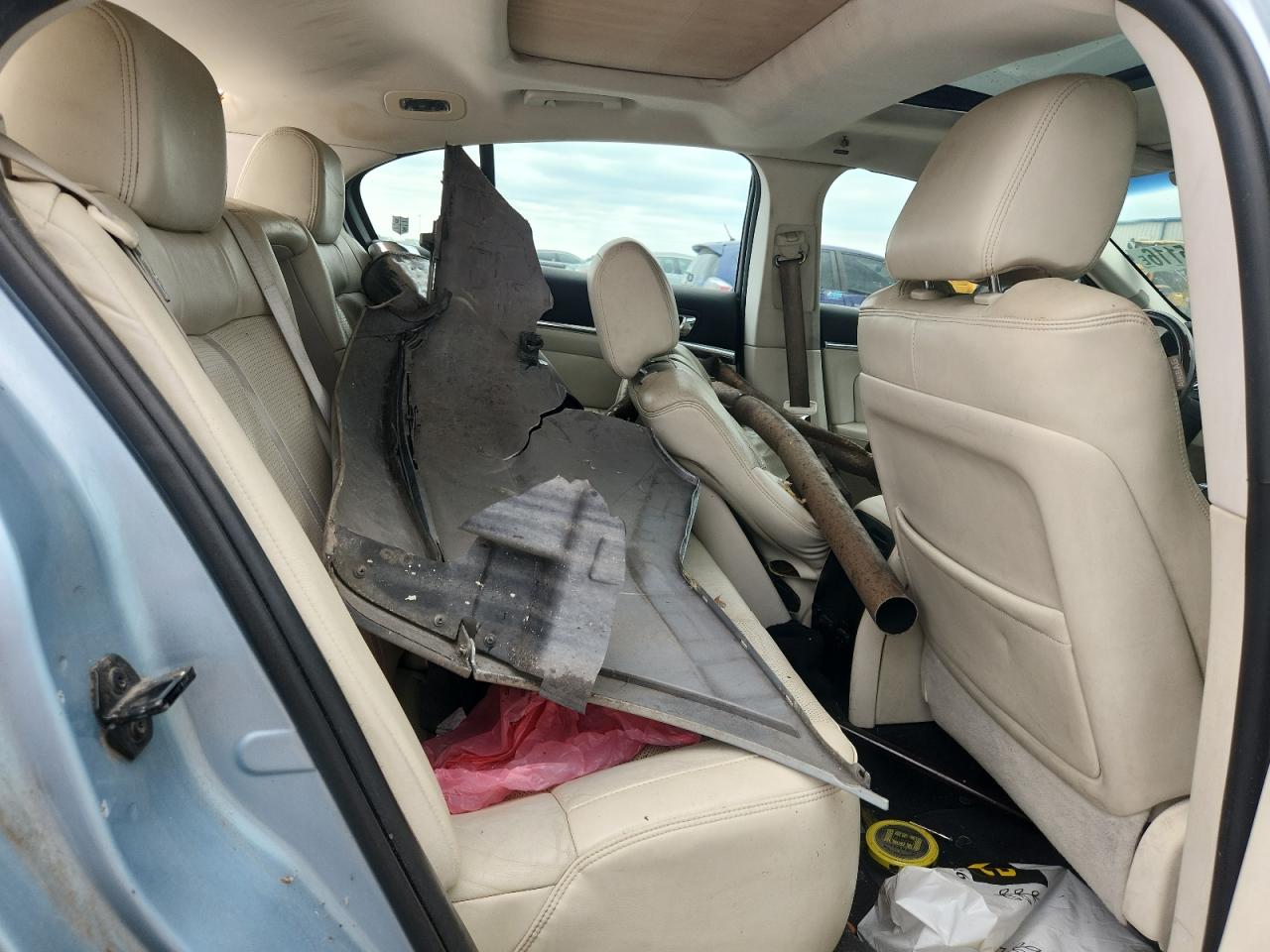 LINCOLN MKS 2009 — 11