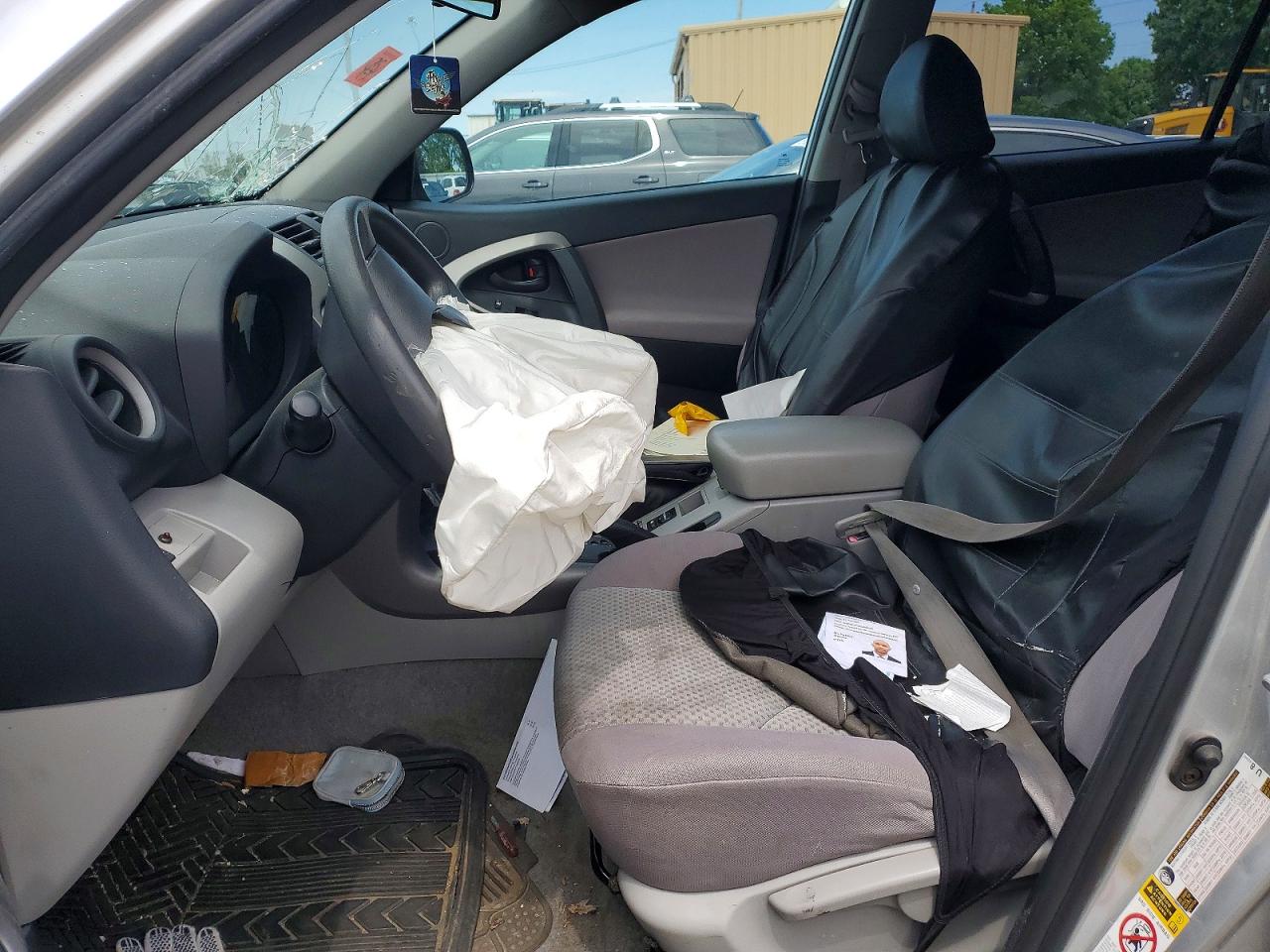 TOYOTA RAV4 2006 — 8