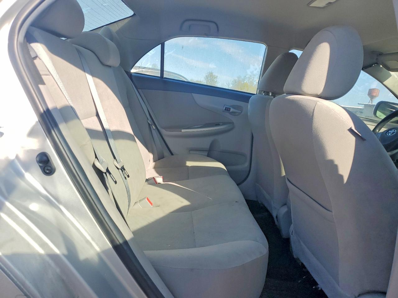 TOYOTA COROLLA 2013 — 11