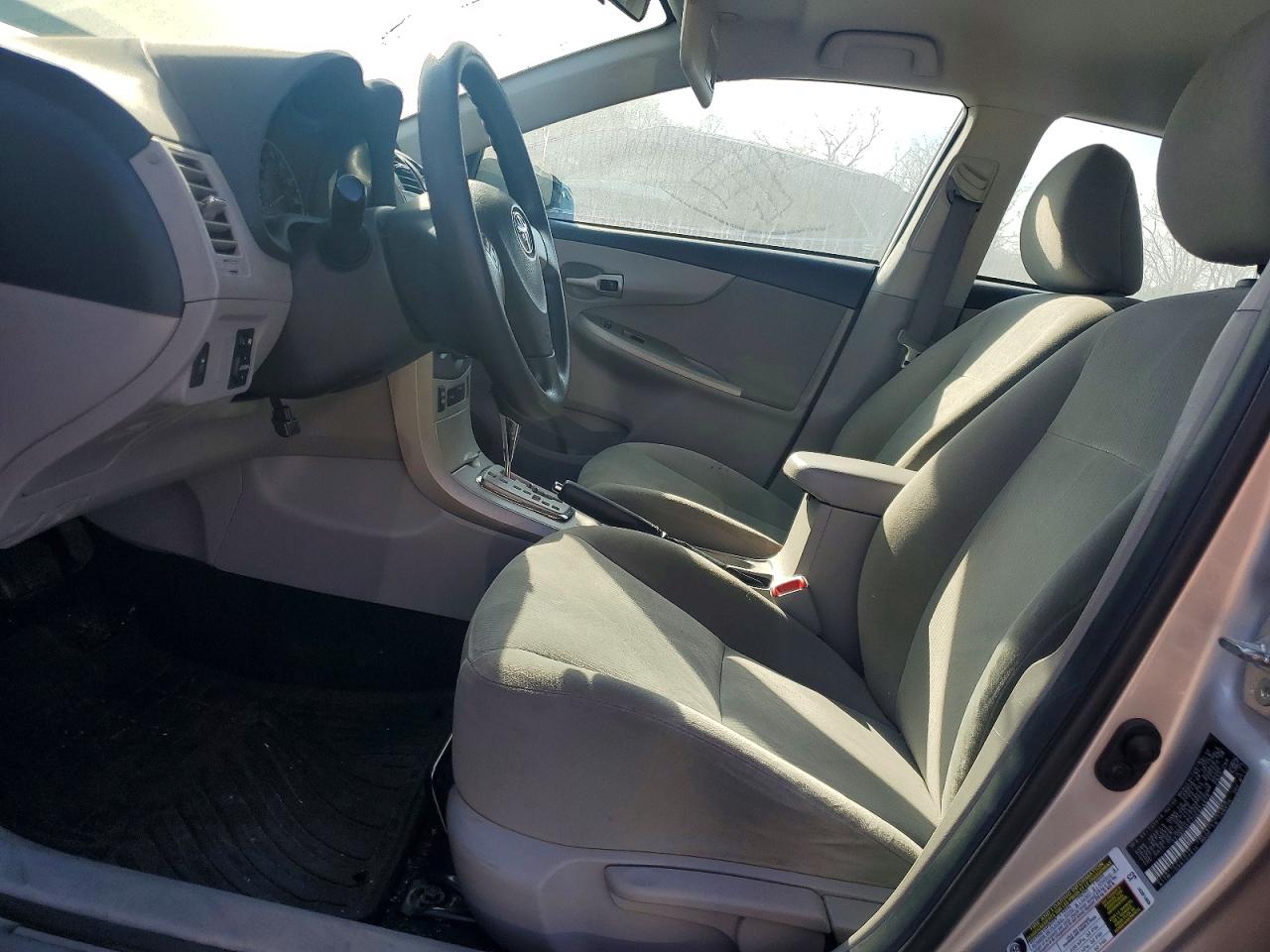 TOYOTA COROLLA 2013 — 8