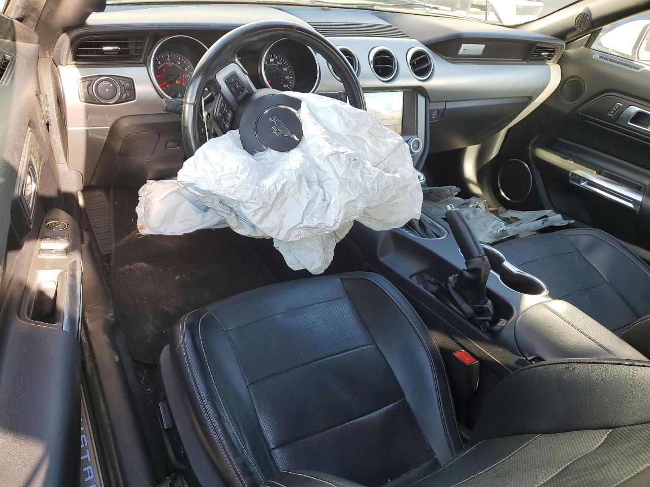 FORD MUSTANG 2019 — 9