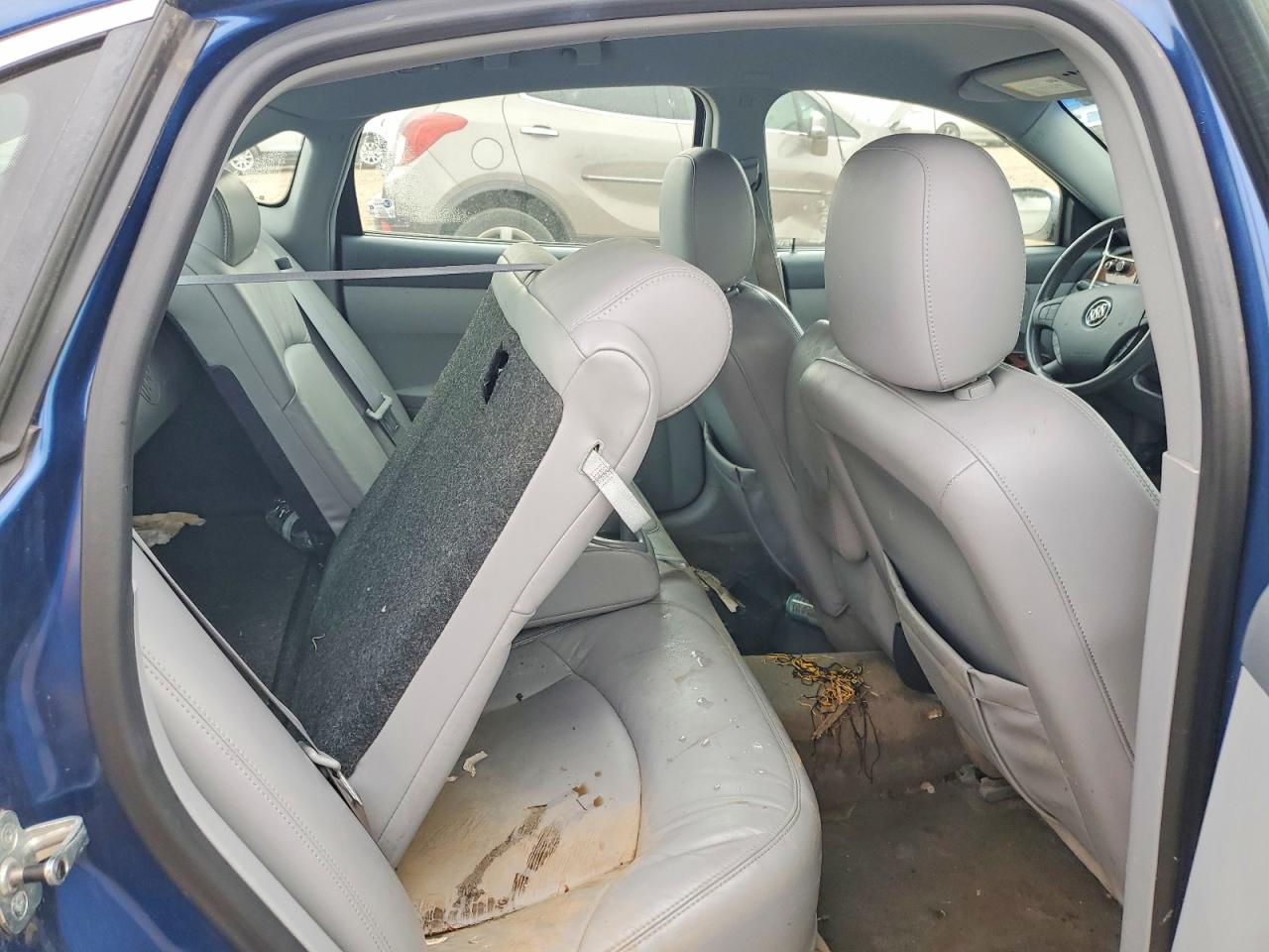 BUICK LACROSSE 2006 — 11