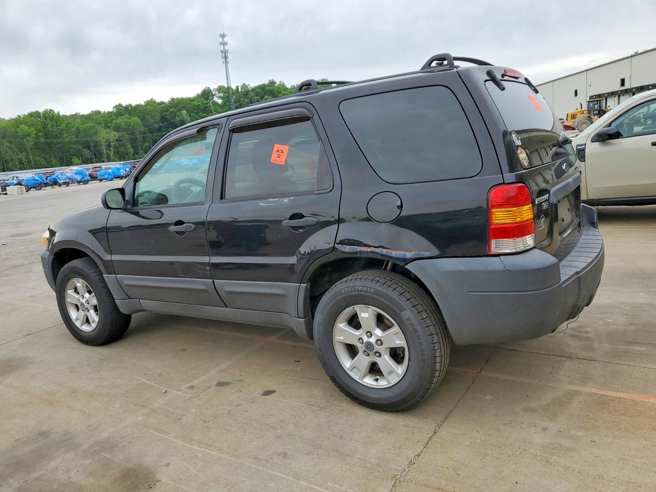 FORD ESCAPE 2005 — 3