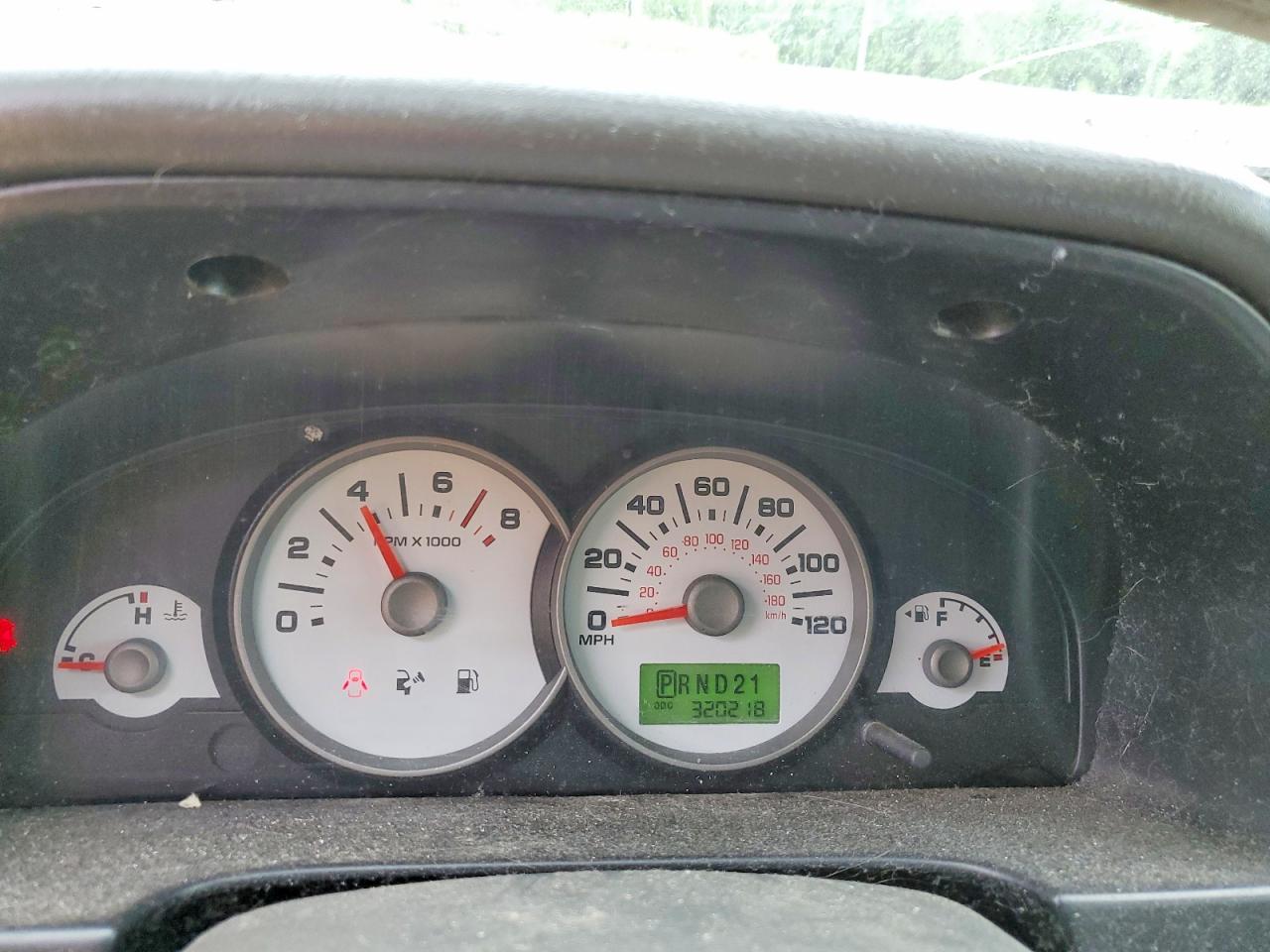FORD ESCAPE 2005 — 10