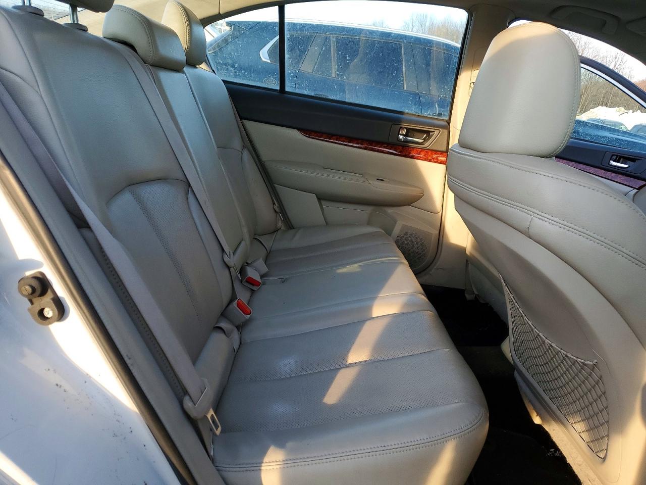 SUBARU LEGACY 2010 — 11