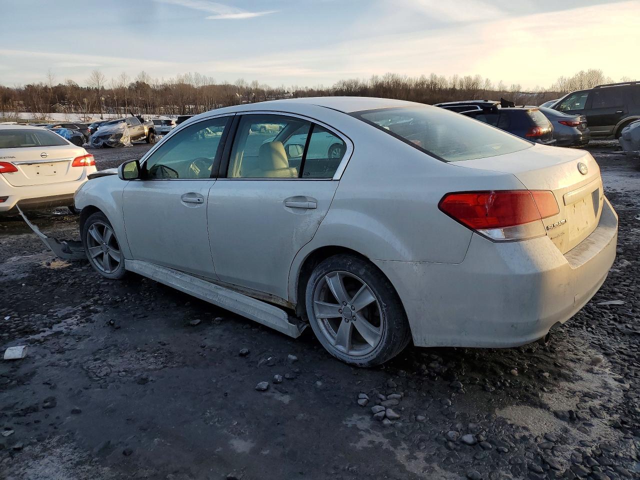 SUBARU LEGACY 2010 — 3
