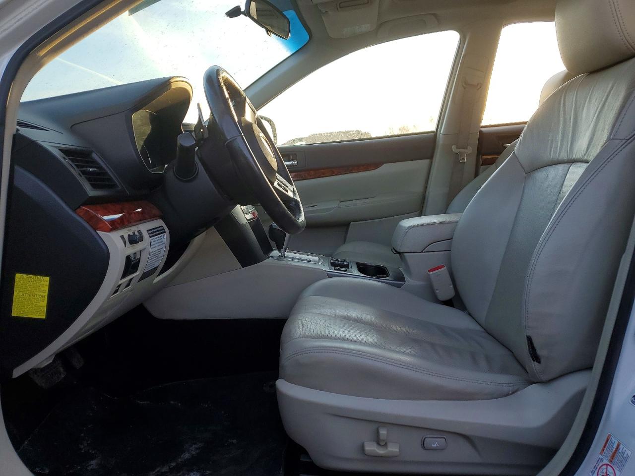 SUBARU LEGACY 2010 — 8