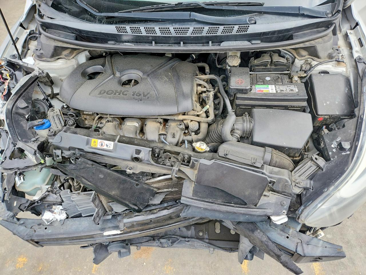 HYUNDAI ELANTRA 2015 — 12