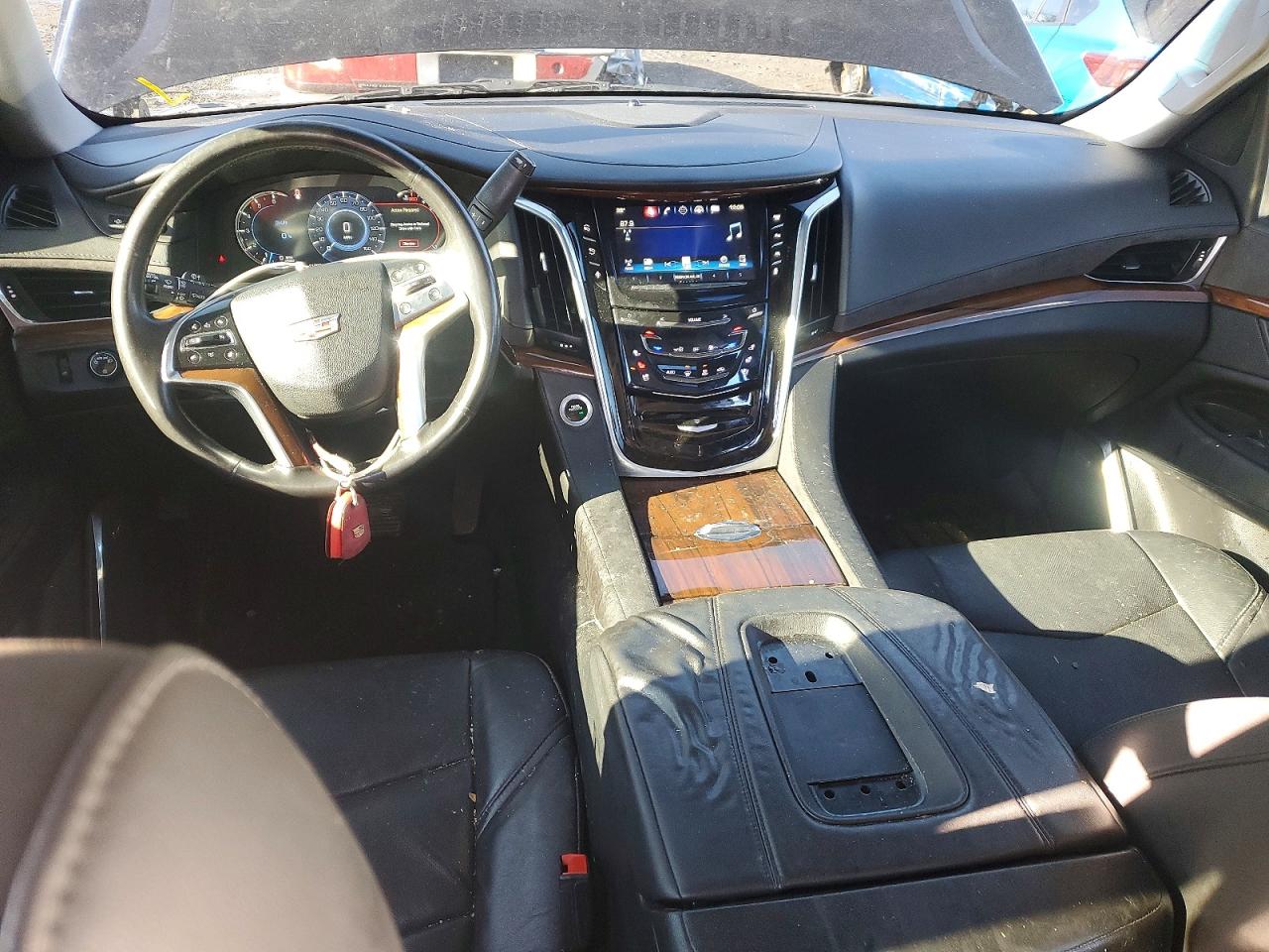 CADILLAC ESCALADE 2016 — 9