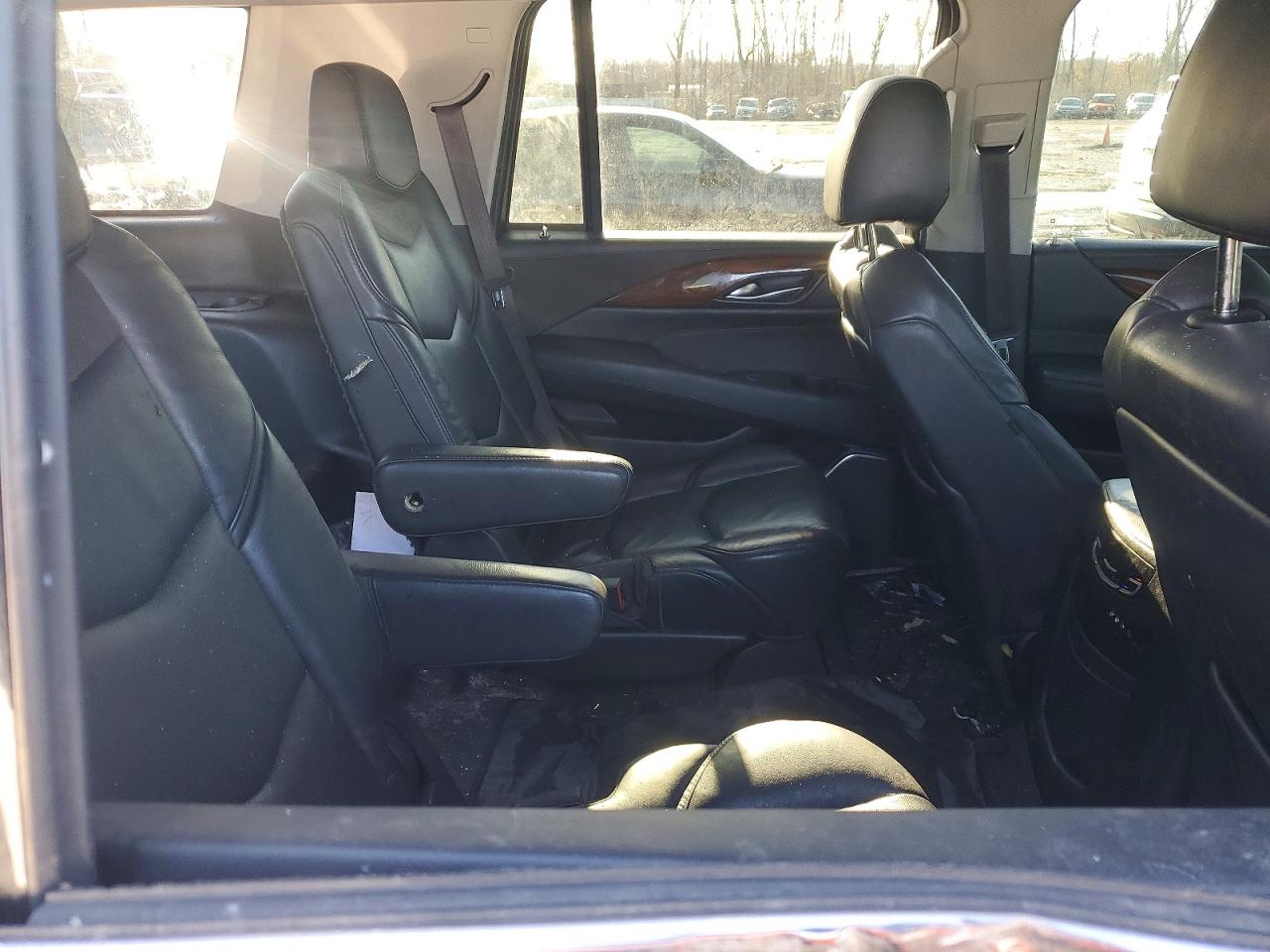 CADILLAC ESCALADE 2016 — 12