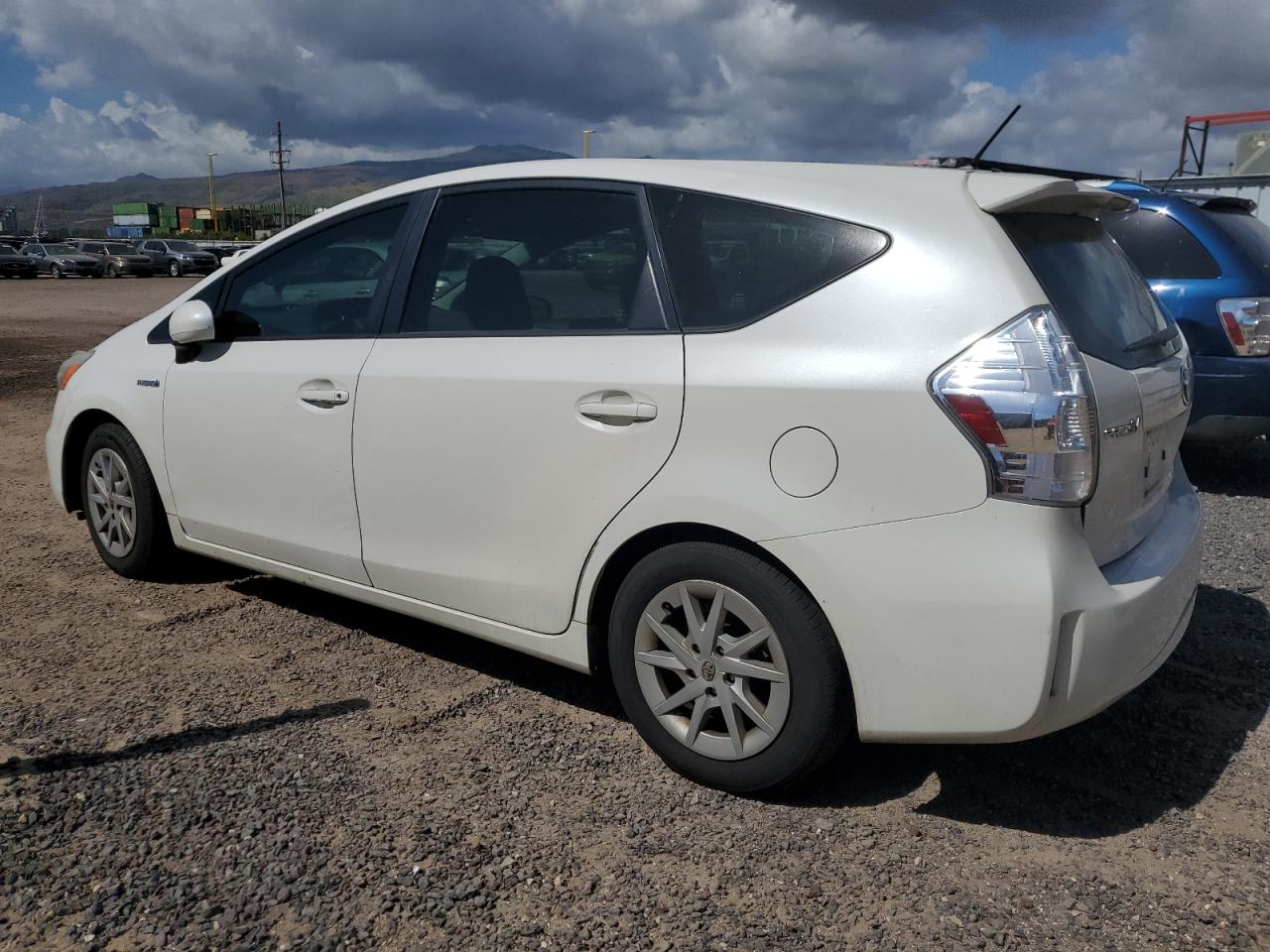 TOYOTA PRIUS V 2013 — 3