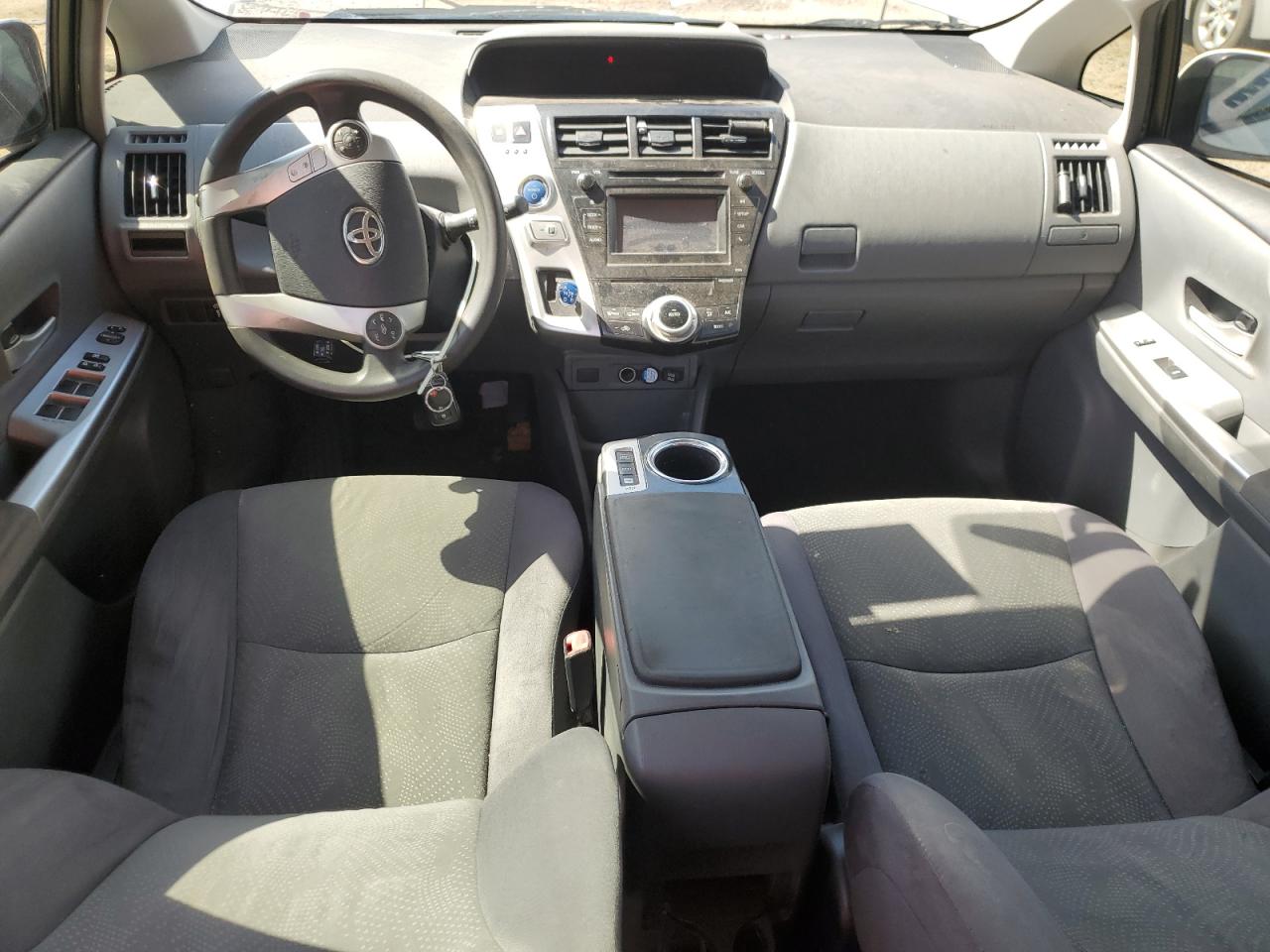 TOYOTA PRIUS V 2013 — 9