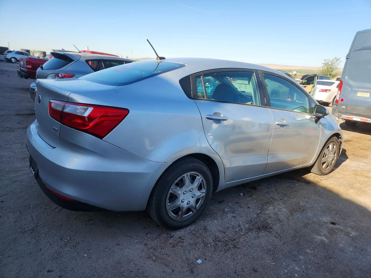 KIA RIO 2017 — 4