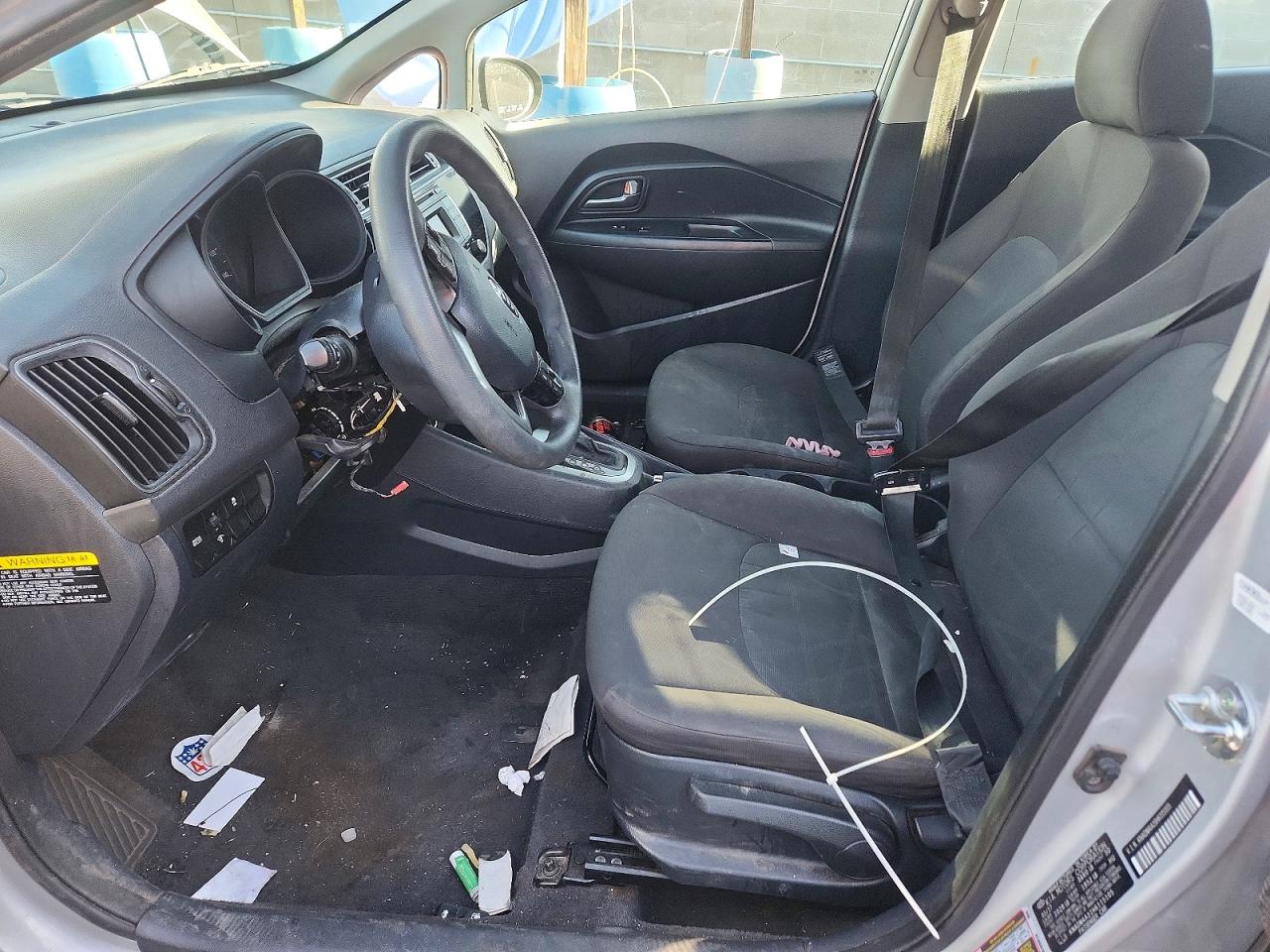 KIA RIO 2017 — 8