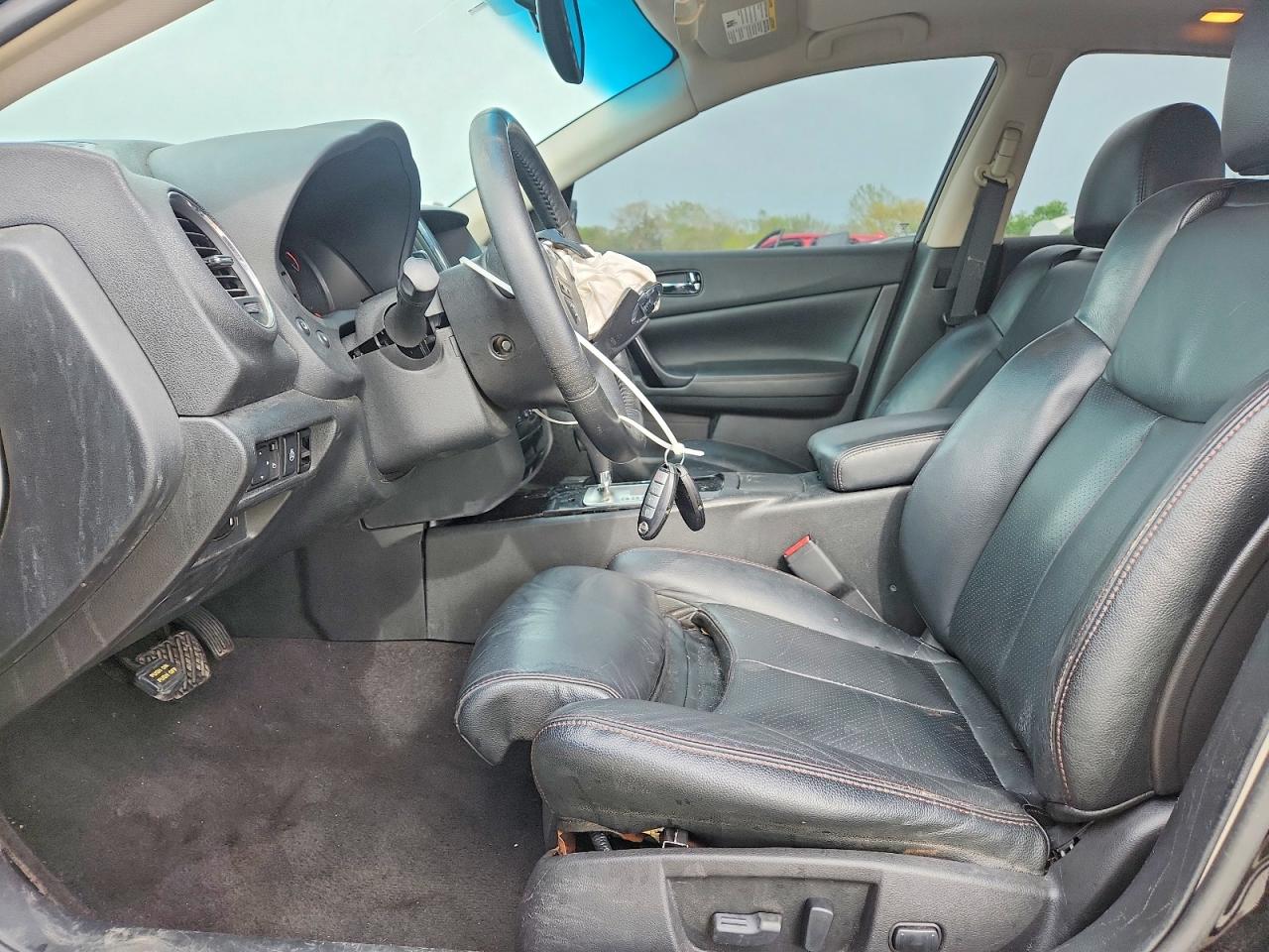 NISSAN MAXIMA 2011 — 8
