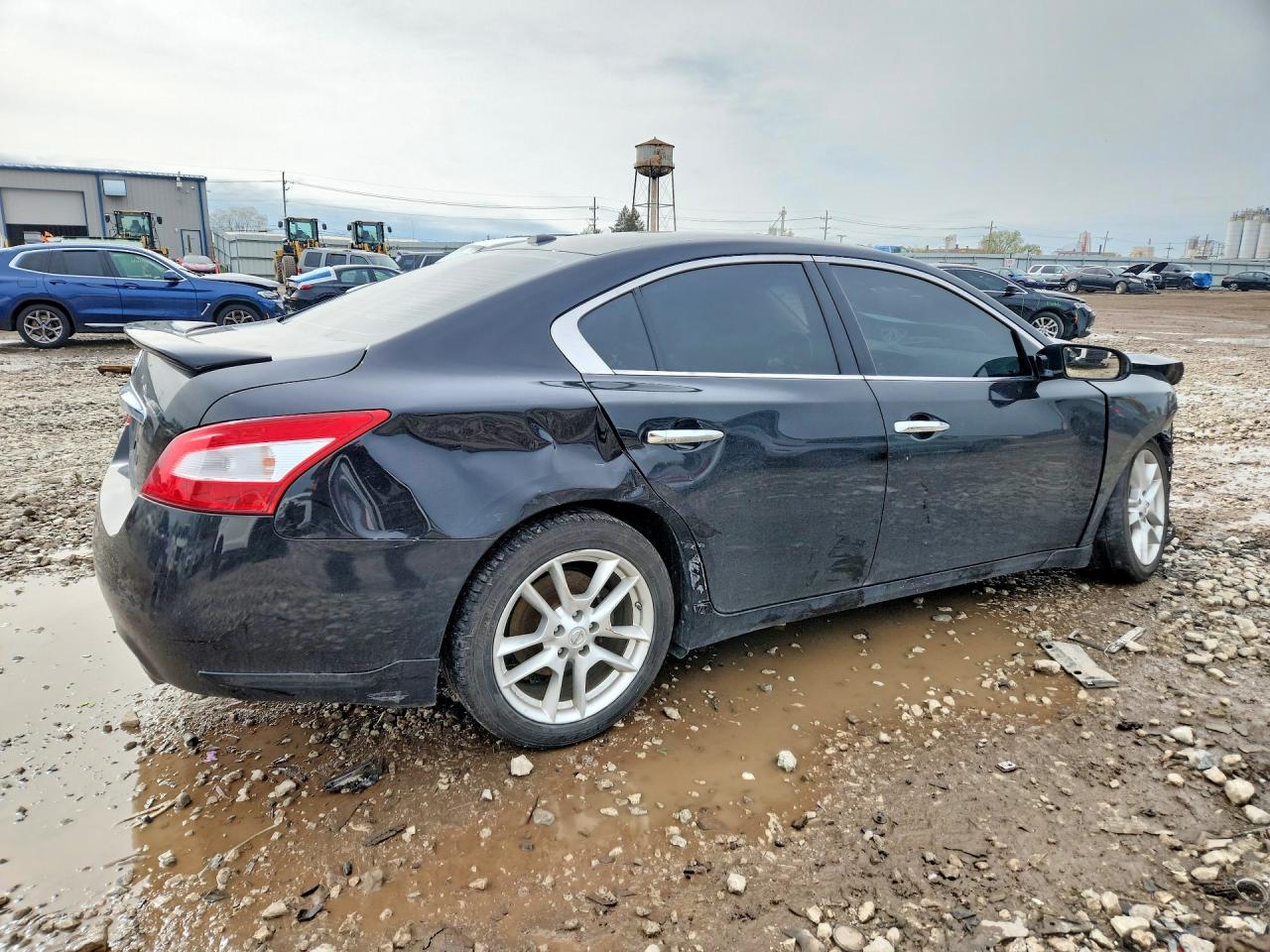 NISSAN MAXIMA 2011 — 4