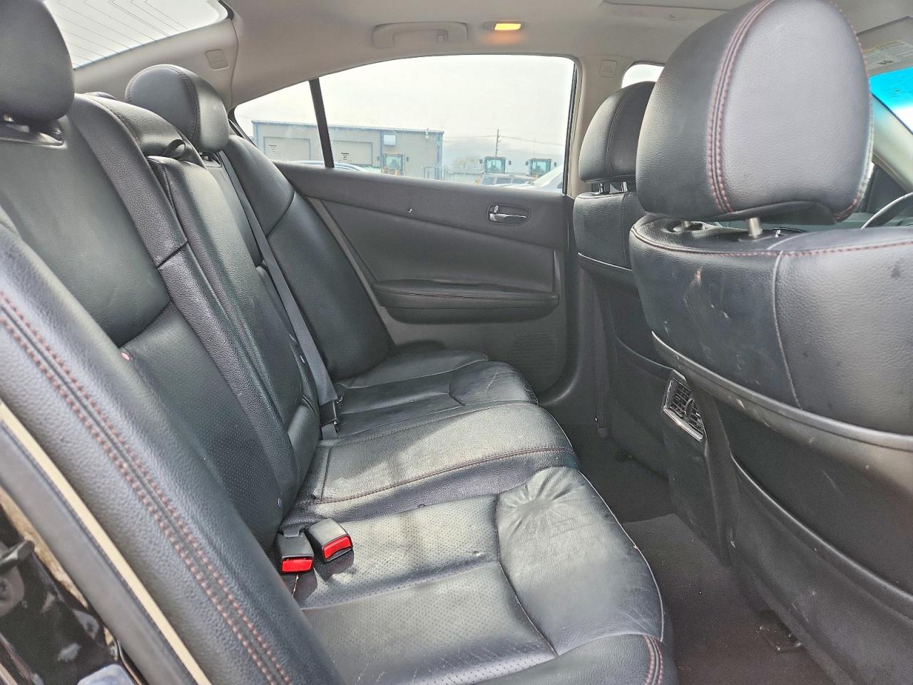 NISSAN MAXIMA 2011 — 11