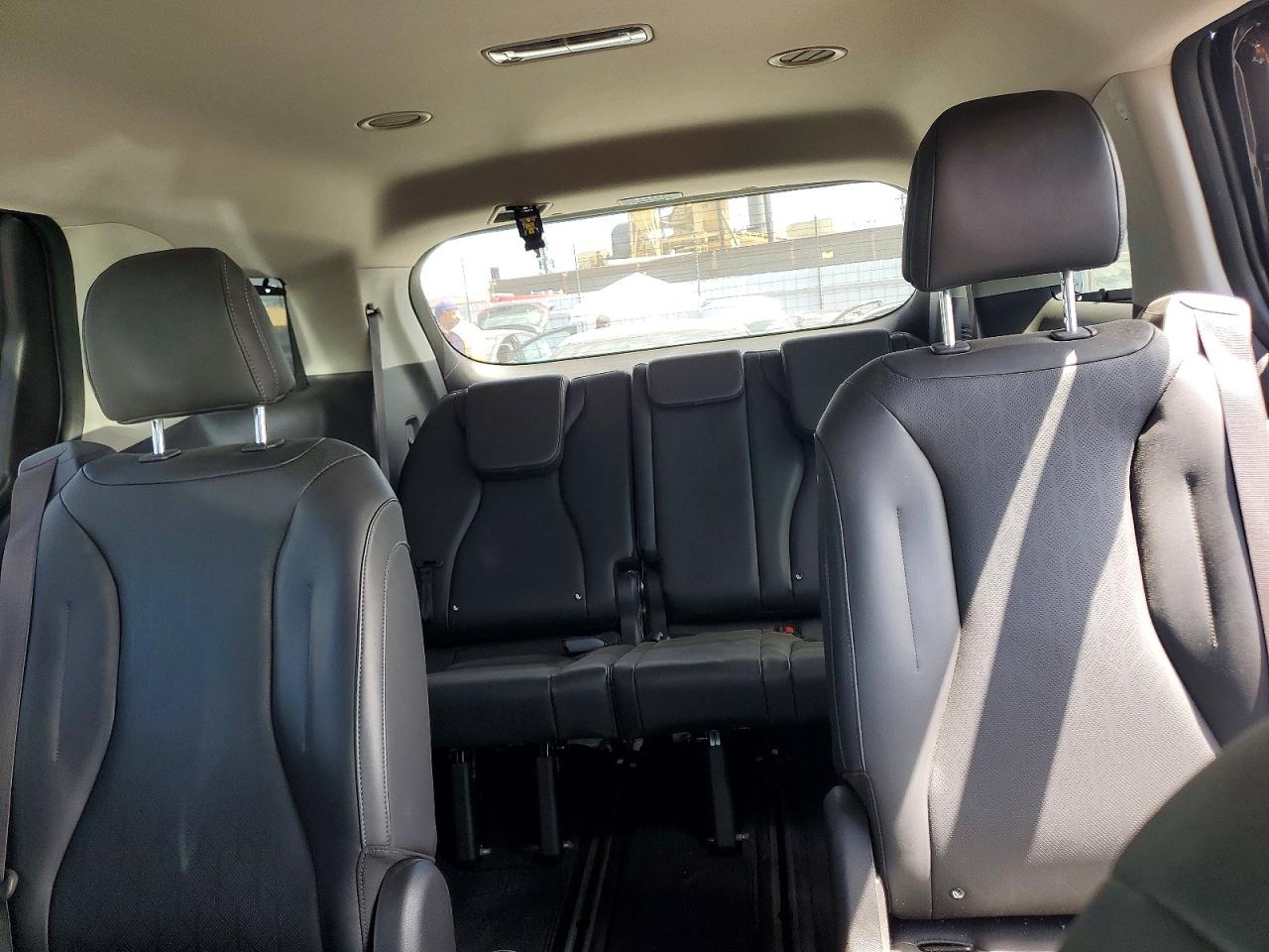KIA CARNIVAL 2025 — 11