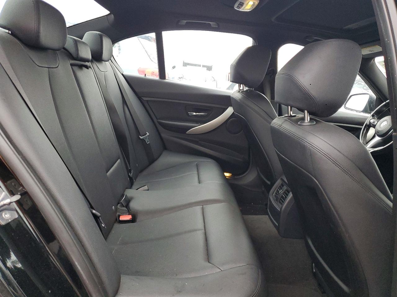 BMW 320 2013 — 11
