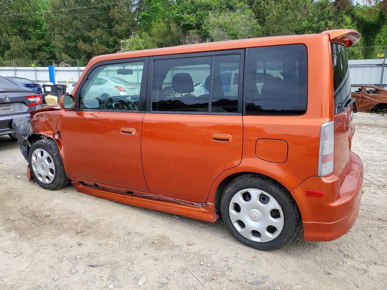 TOYOTA SCION 2004 — 3
