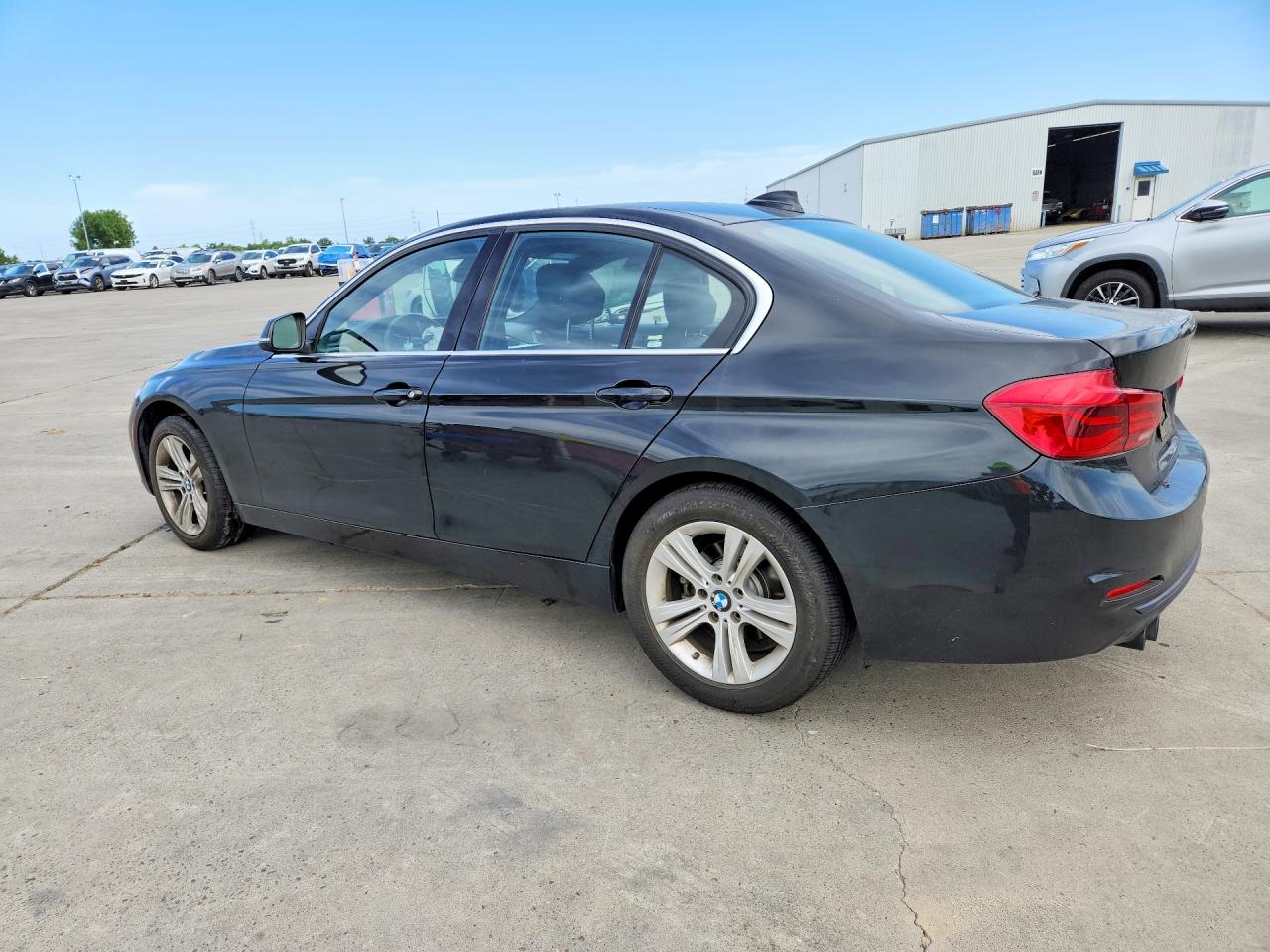 BMW 330 2018 — 3
