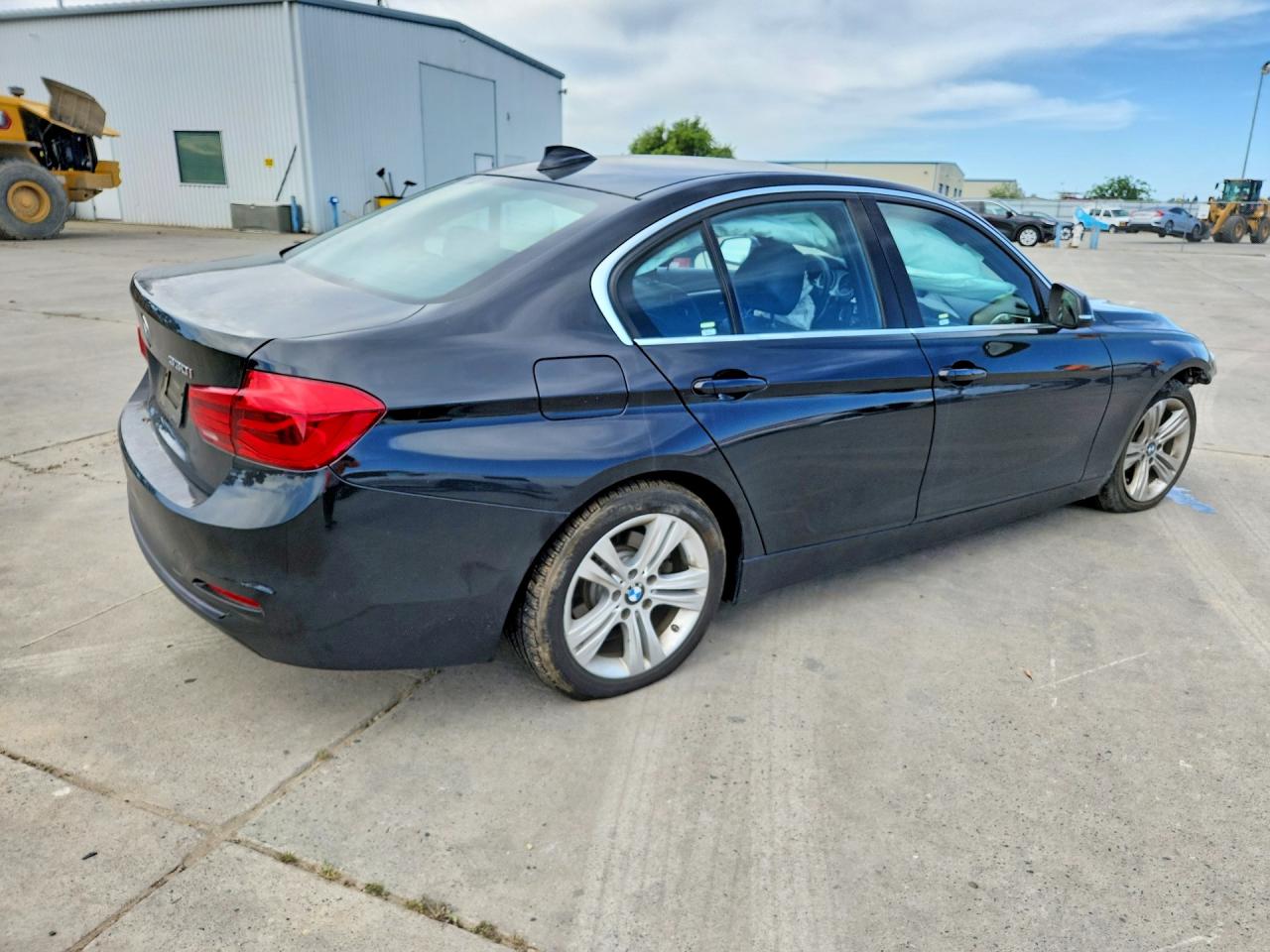 BMW 330 2018 — 4