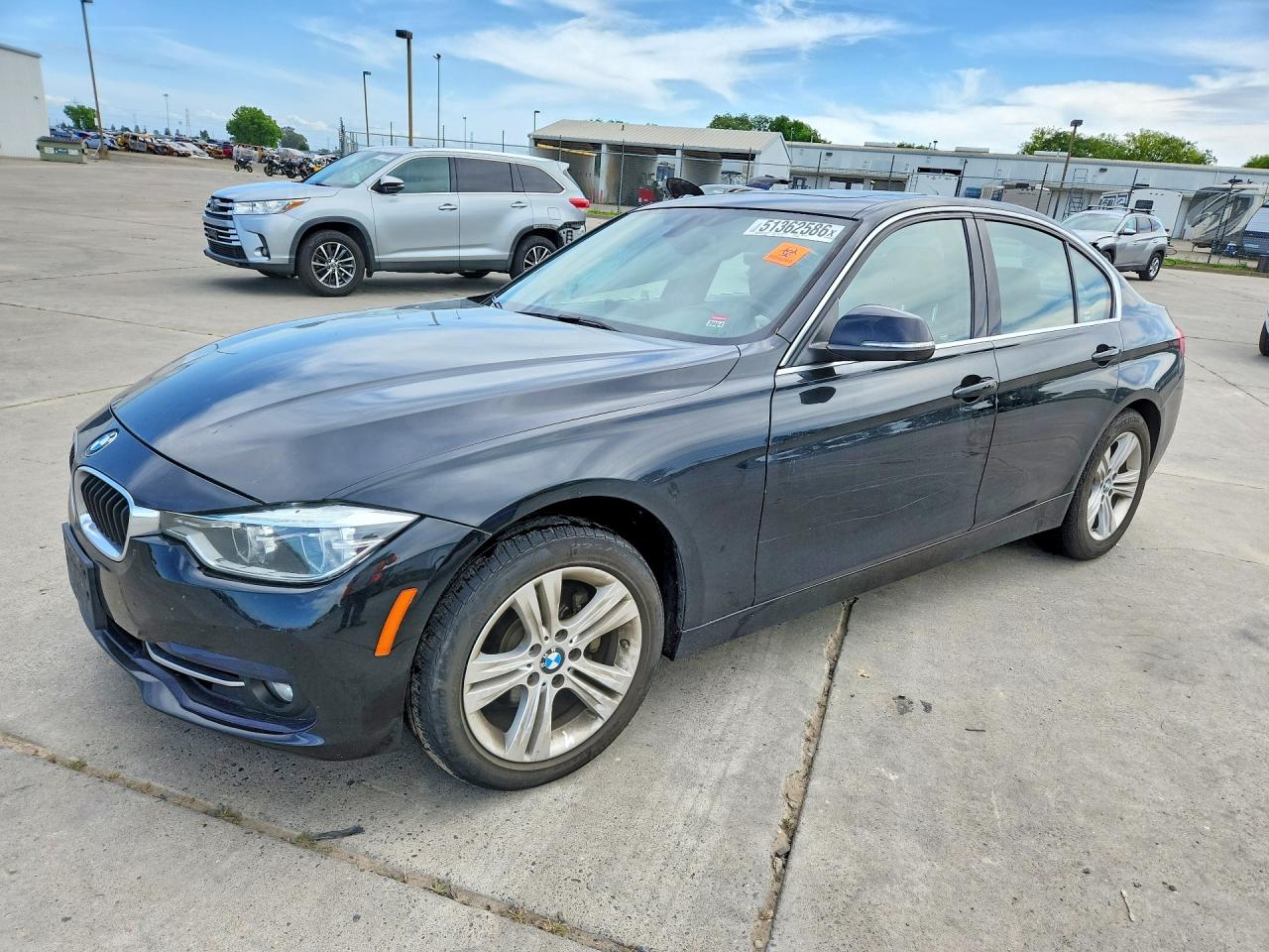 BMW 330 2018 — 2