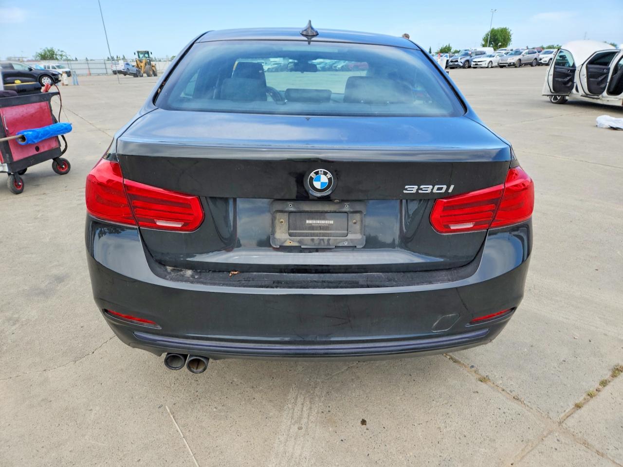 BMW 330 2018 — 7