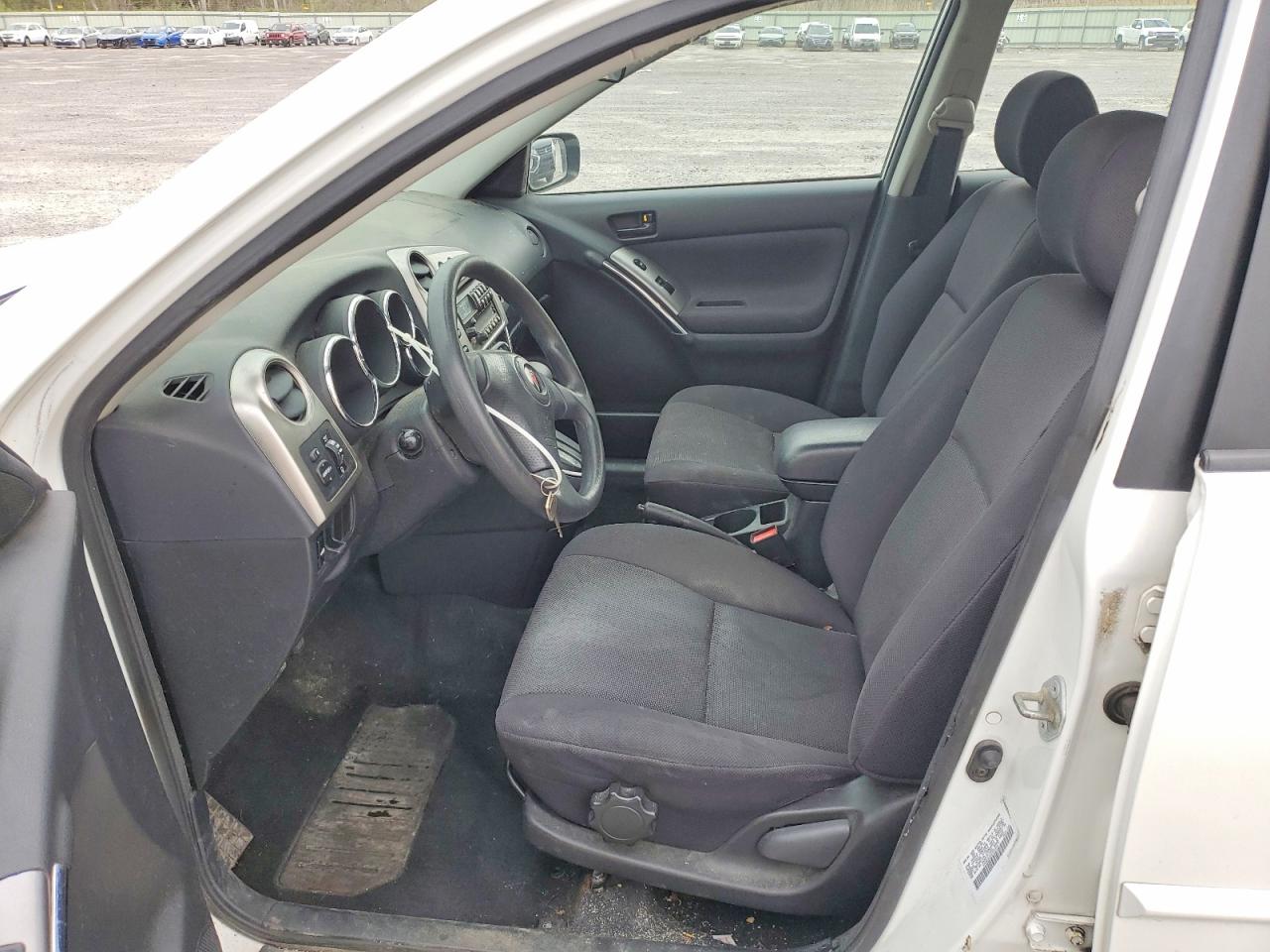 PONTIAC VIBE 2003 — 8