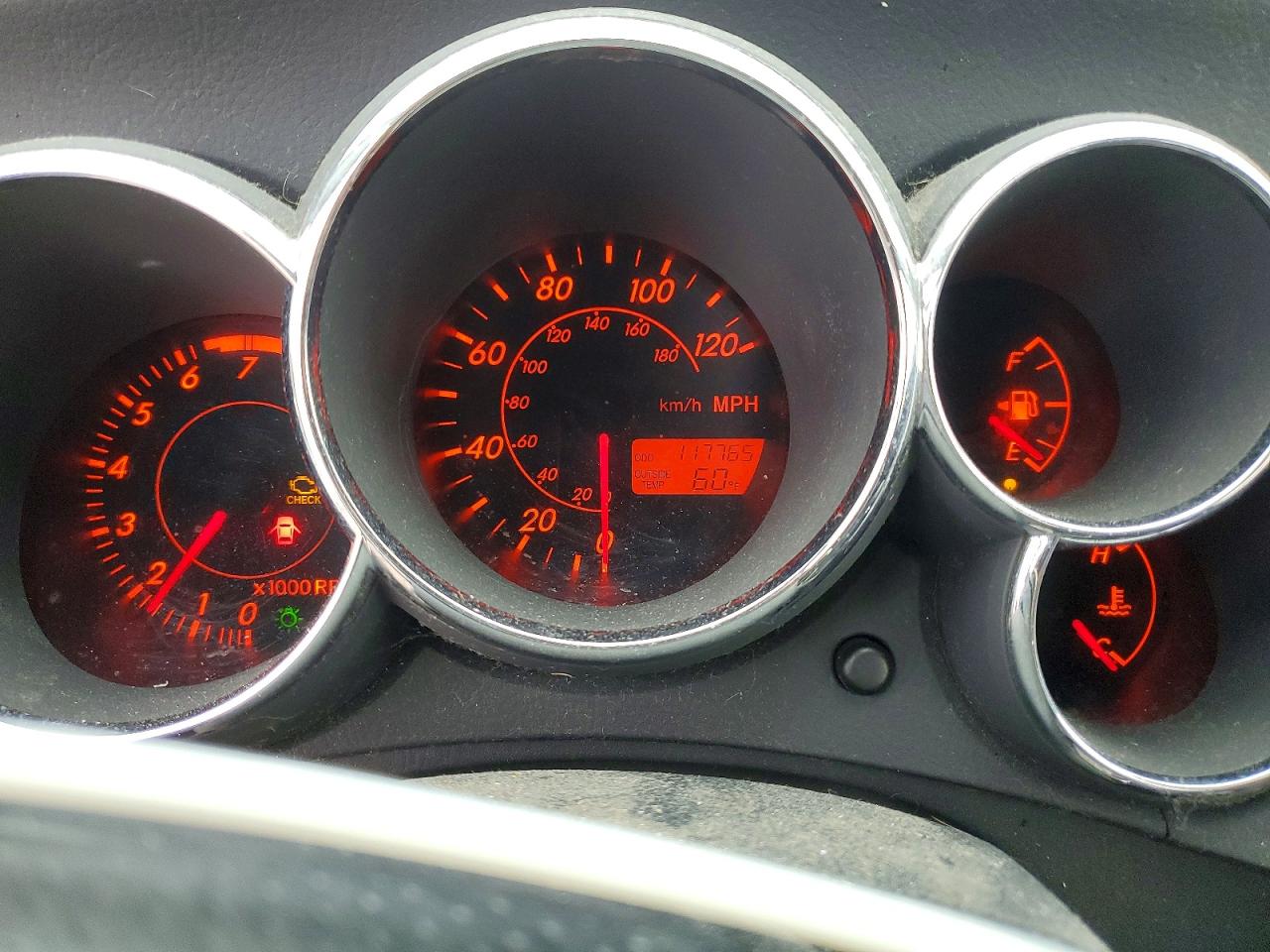 PONTIAC VIBE 2003 — 10